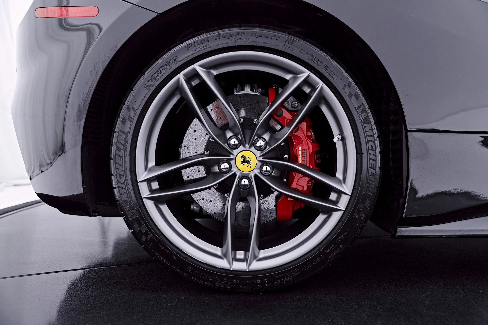 mph044_3161808469_Used_2018_Ferrari_488_Spider_Base_1782759872_2e3dd3e8ee