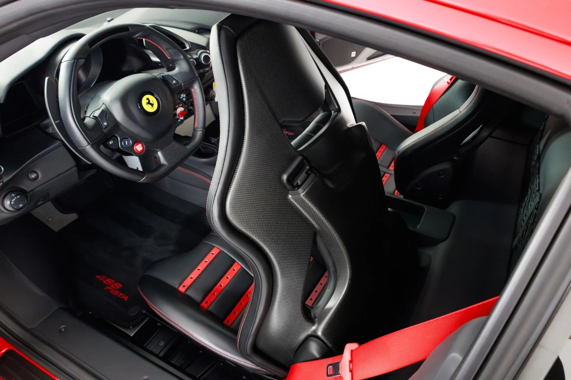 mph044_3168147445_Used_2019_Ferrari_488_Pista_1780072971_7df9bc90fe
