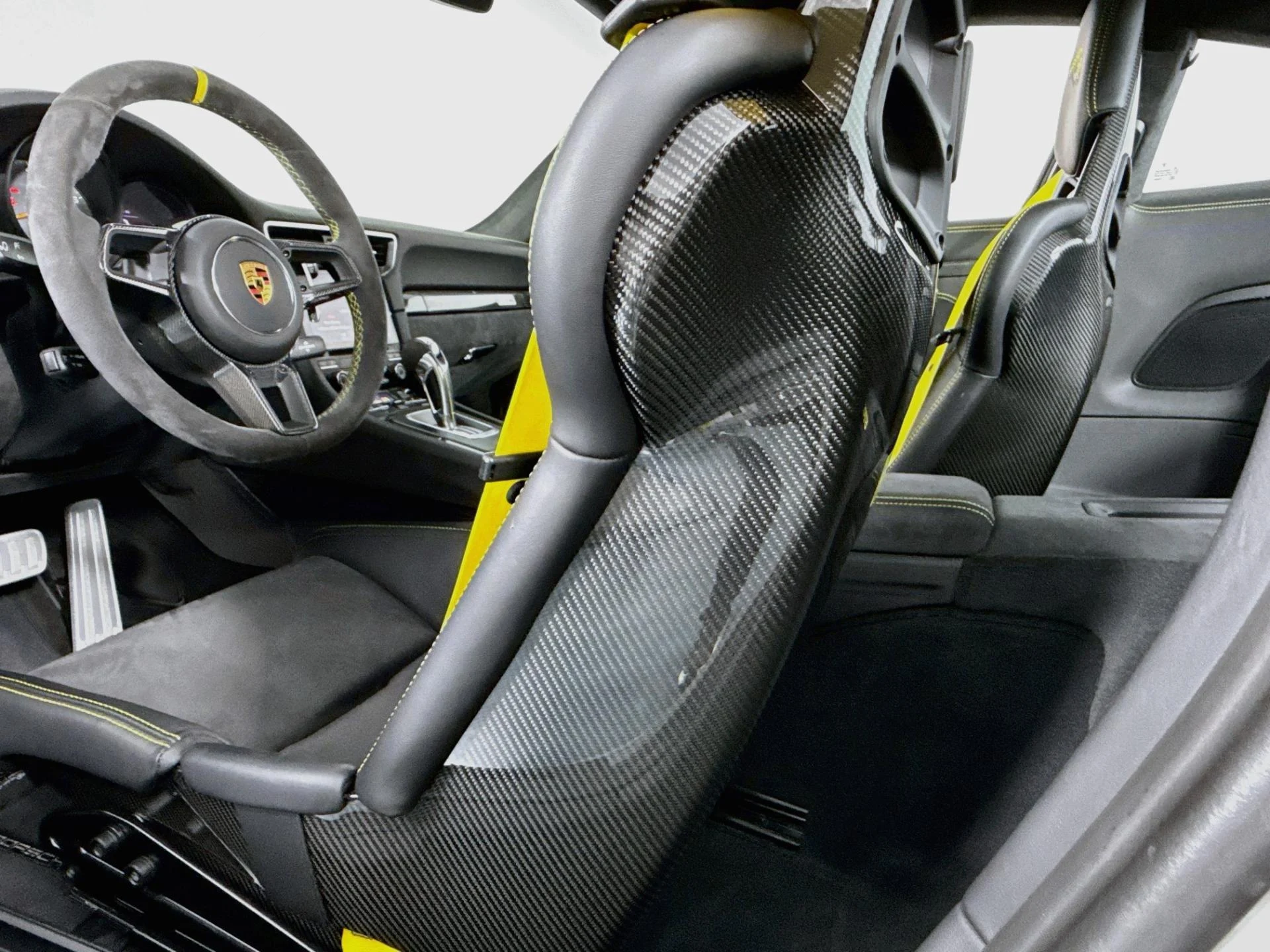 mph044_3176782670_Used_2018_Porsche_911_GT_2_RS_1790873181_13d3d42125