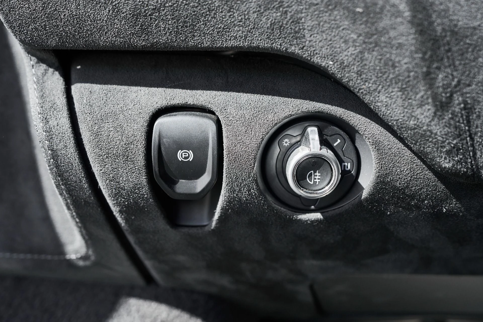 mph044_3178139498_Used_2024_Mc_Laren_750_S_Spider_1761608945_dbad0b3fb3