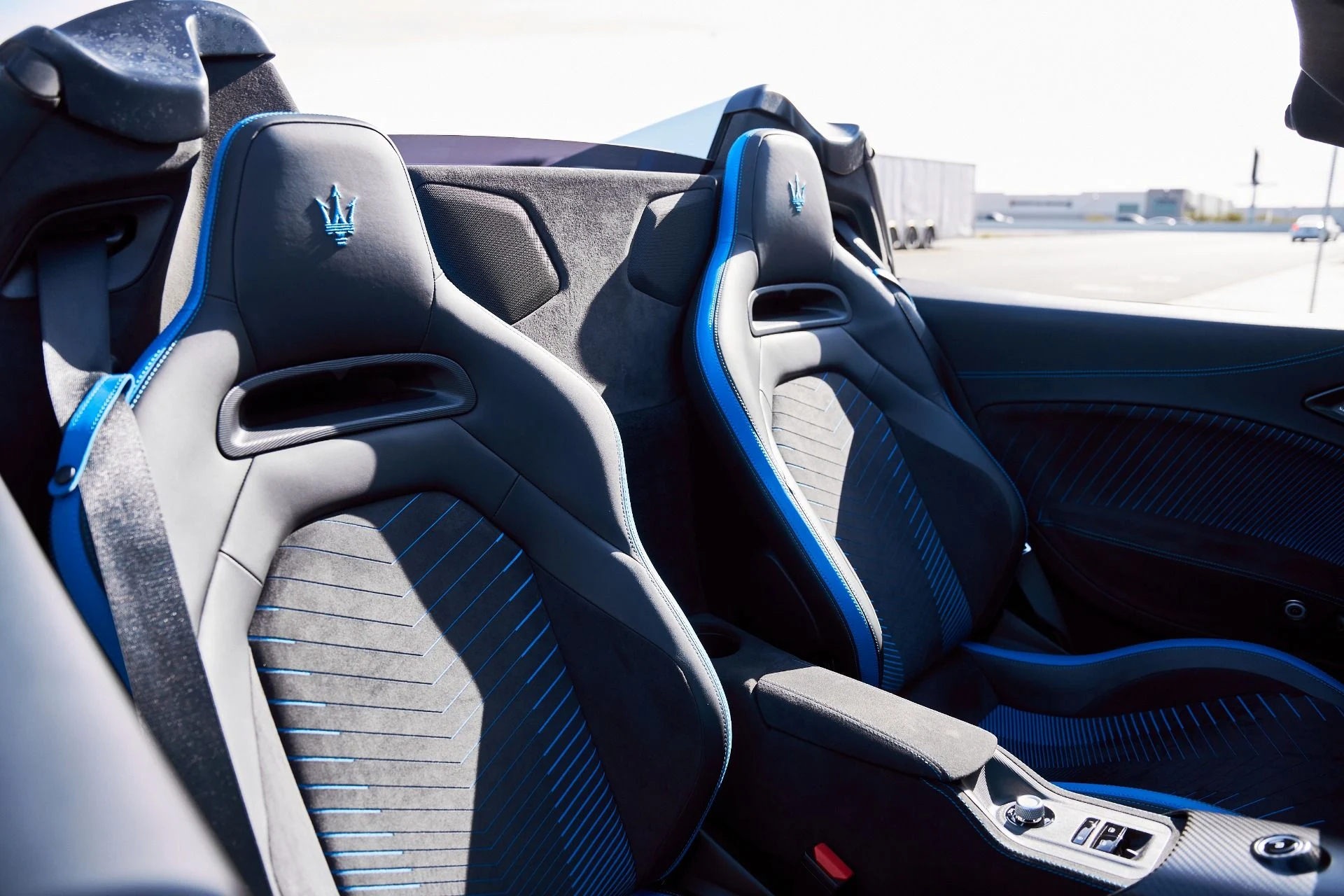 mph044_3204840767_Used_2023_Maserati_MC_20_1769481244_570f3977ed