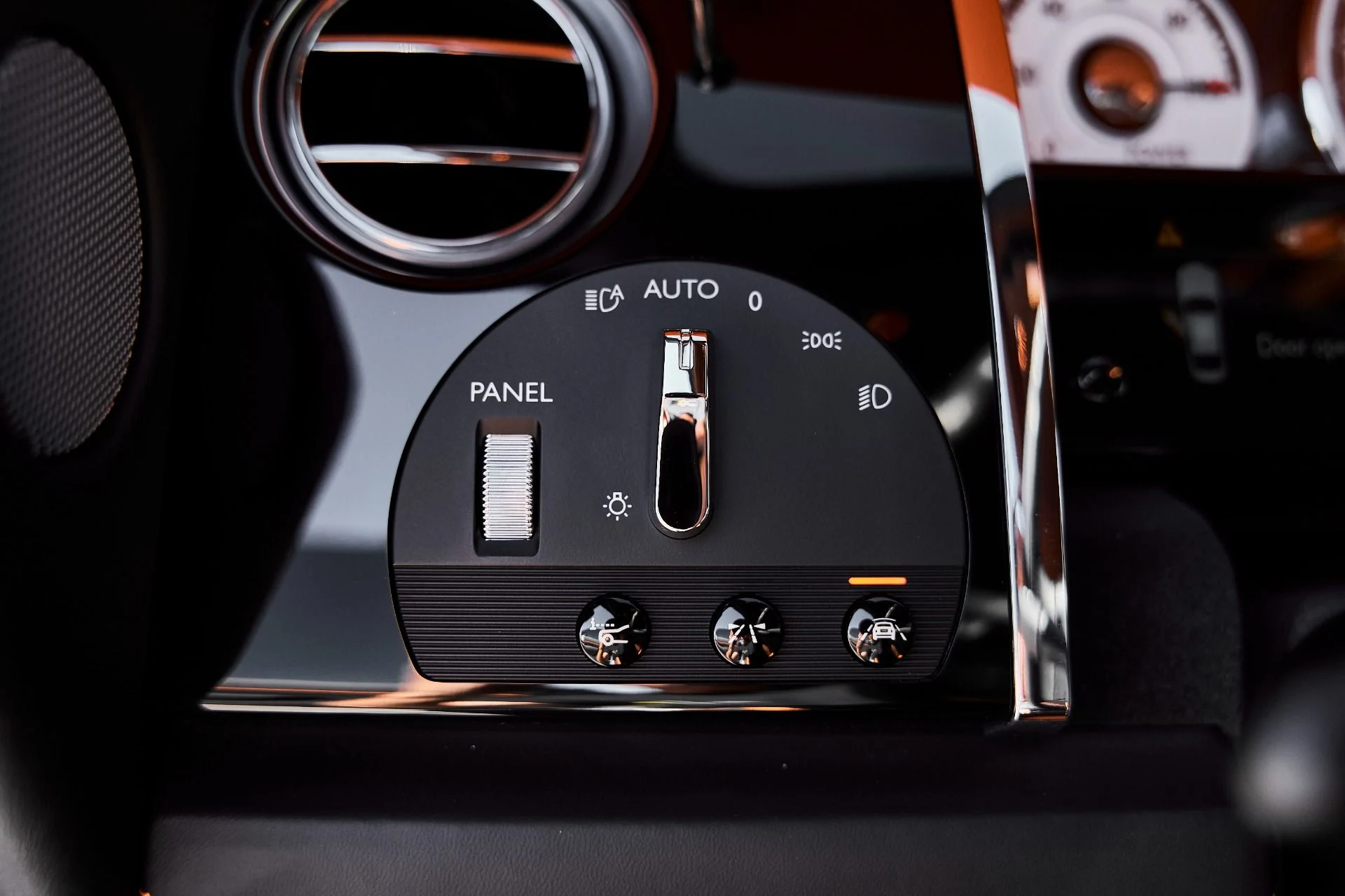 mph044_321222754_Used_2020_Rolls_Royce_Wraith_Base_1776302632_0e4bd656de