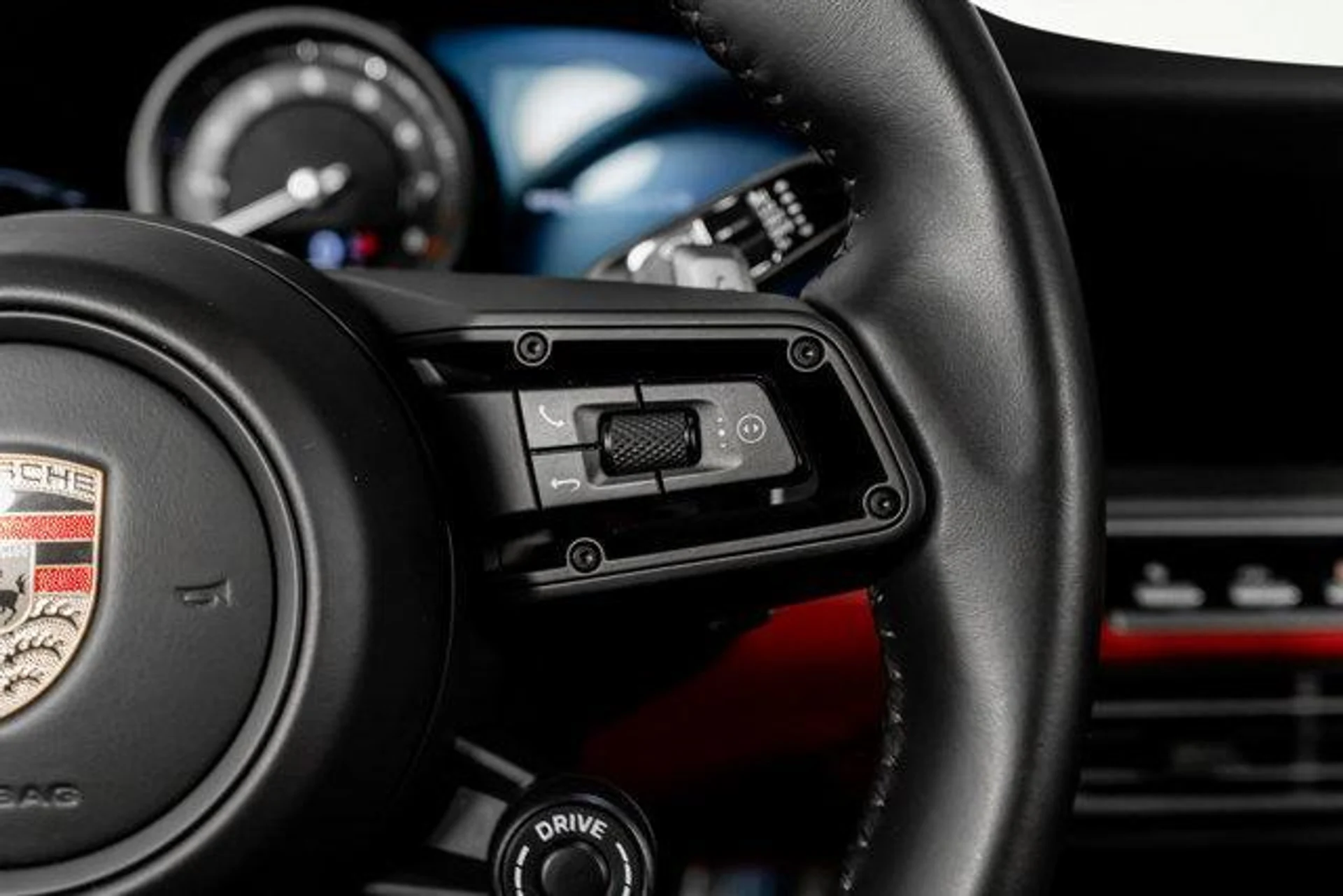 mph044_3215215451_Elr28_Tlo_C_Irb_OK_Cp_Ahn_E_Snjr_Vv_E_7dc8be4fa4