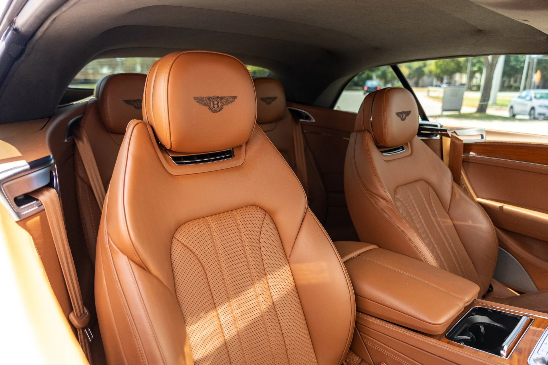 mph044_3255341113_Hi_Tech_Luxury_Imports_LLC_SCBDG_4_ZG_6_NC_091269_image_44_a022a2994c