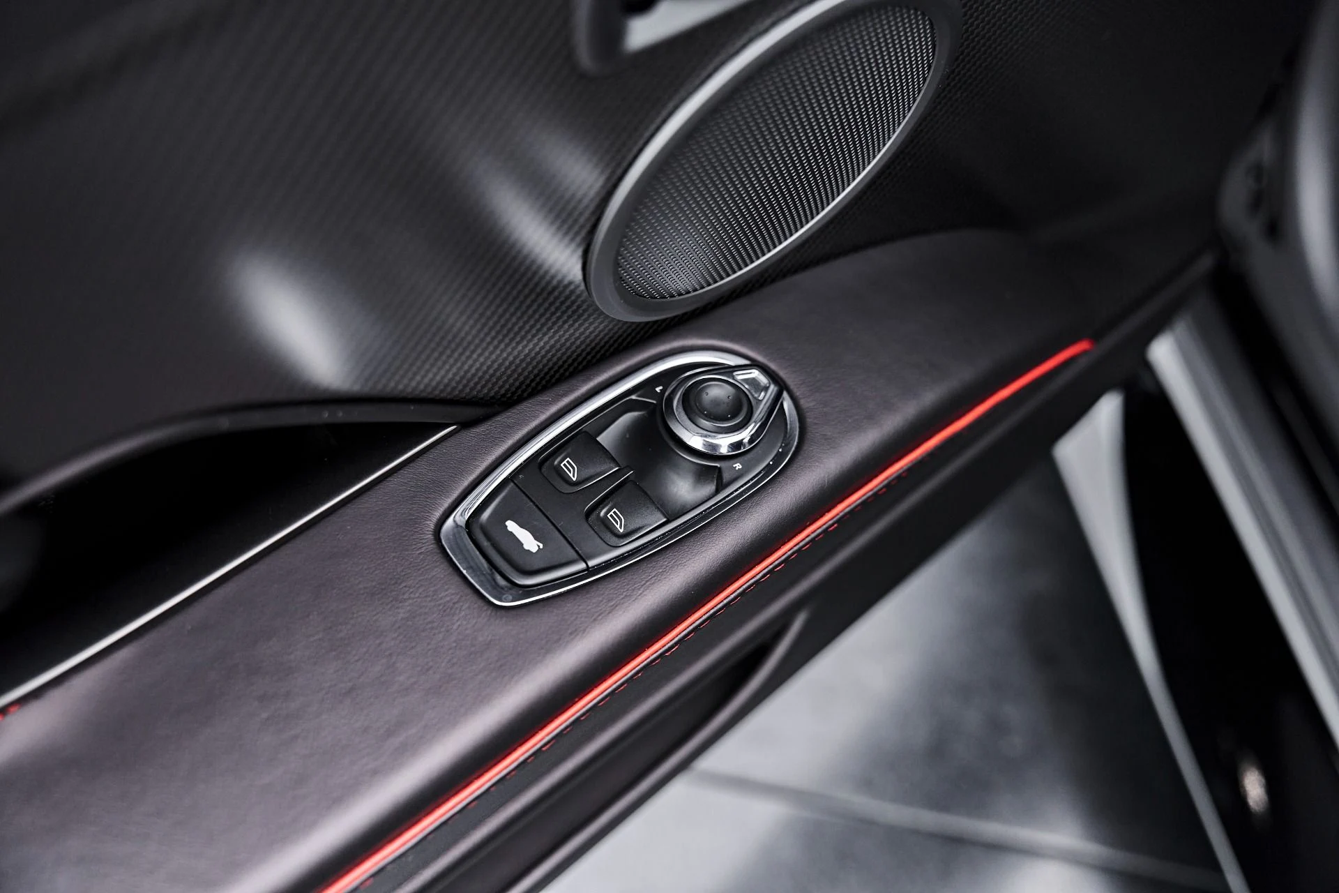 mph044_3269911134_Used_2019_Aston_Martin_DBS_Superleggera_1791337483_66b0419c08