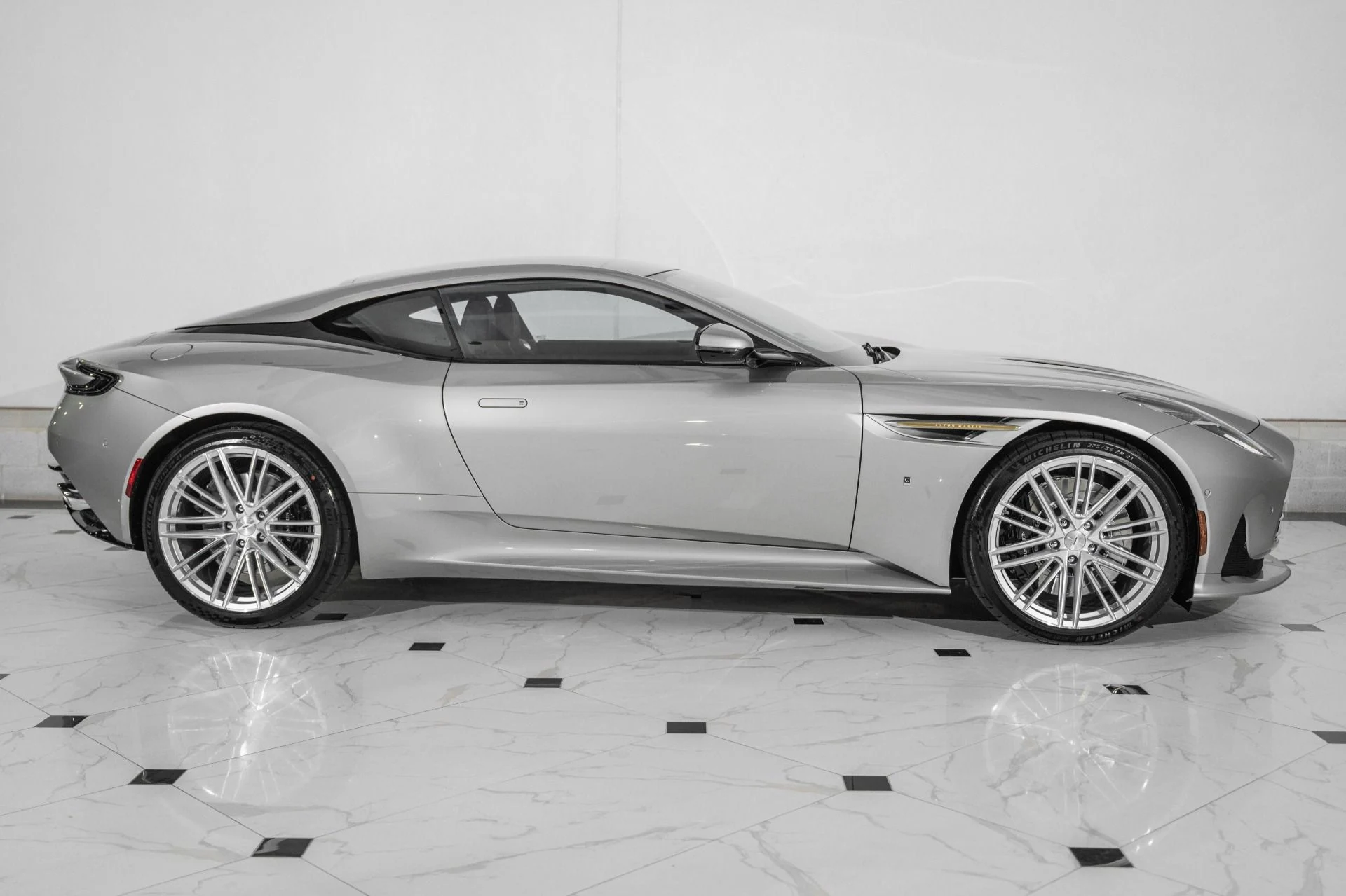 mph044_3273945706_New_2026_Aston_Martin_DB_12_Gold_Finger_V8_1764191230_bd91f5ae7a