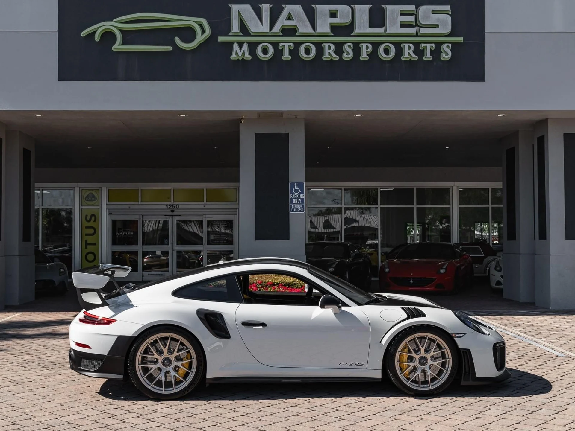 mph044_3282319348_Used_2018_Porsche_911_GT_2_RS_1763589990_91c21cbc76