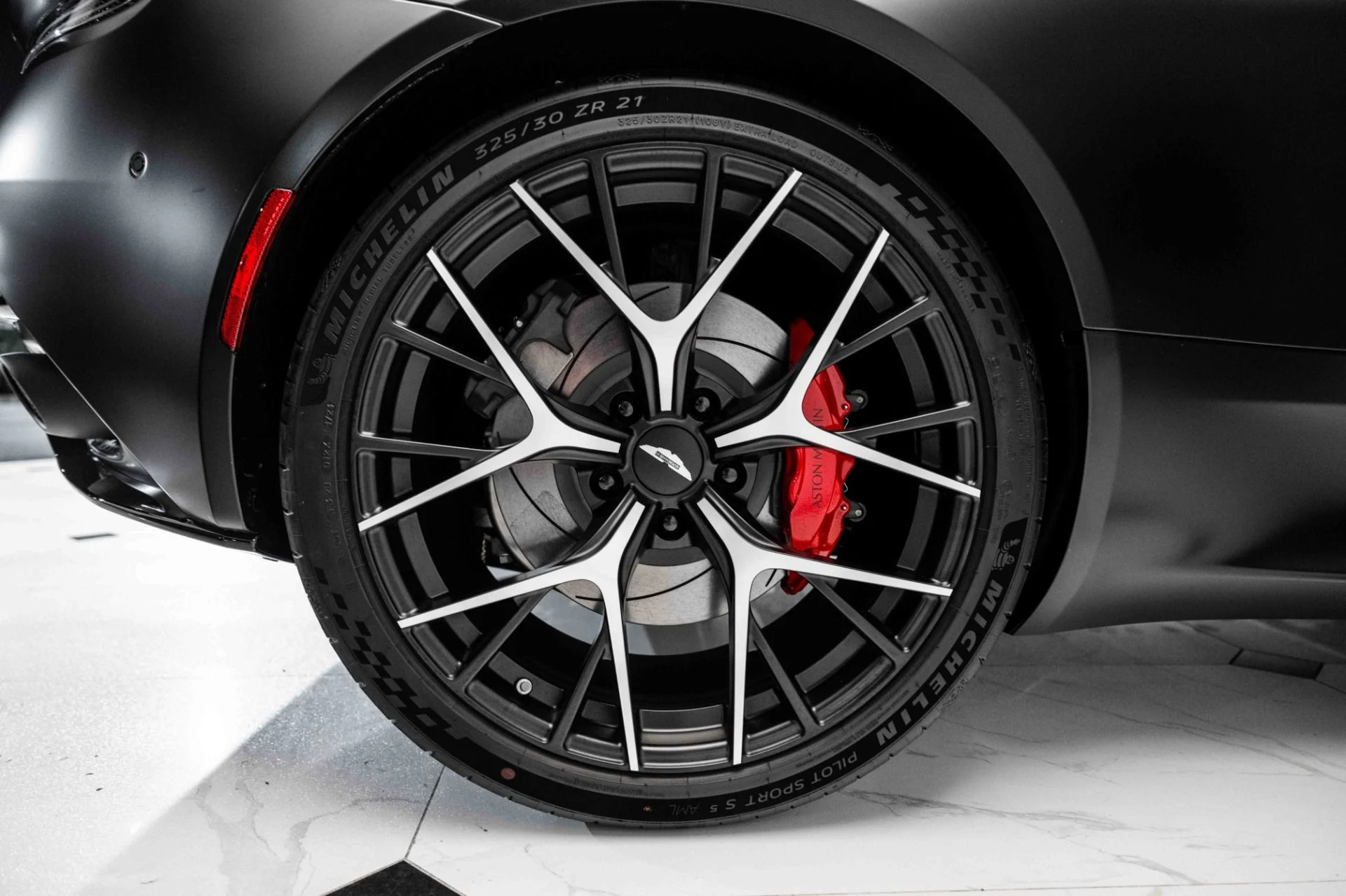 mph044_3288664212_Used_2025_Aston_Martin_DB_12_VOLANTE_Volante_1726938676_f071238d23