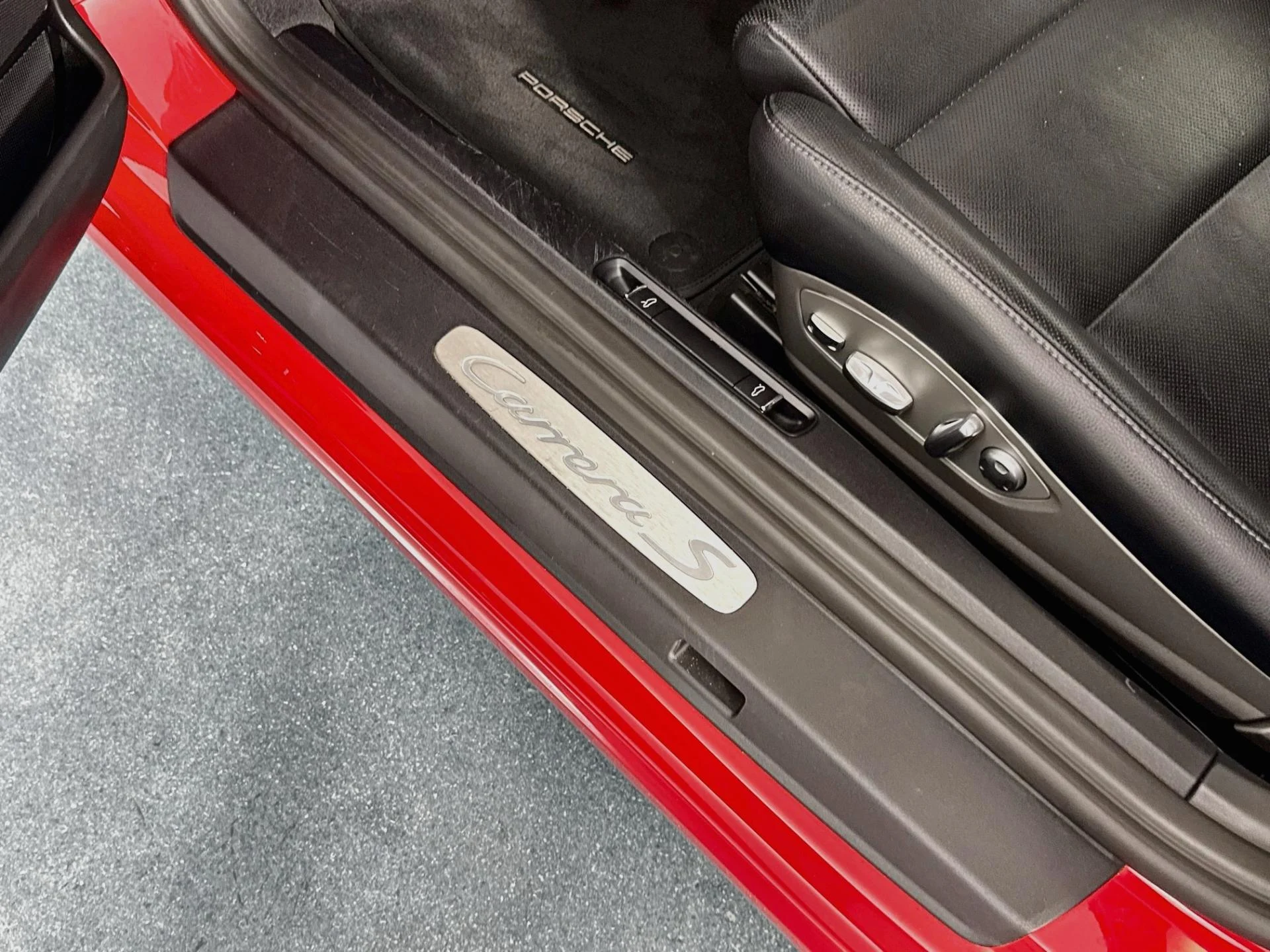 mph044_3290456878_Used_2017_Porsche_911_Carrera_S_1791304952_d87cf4ae2b