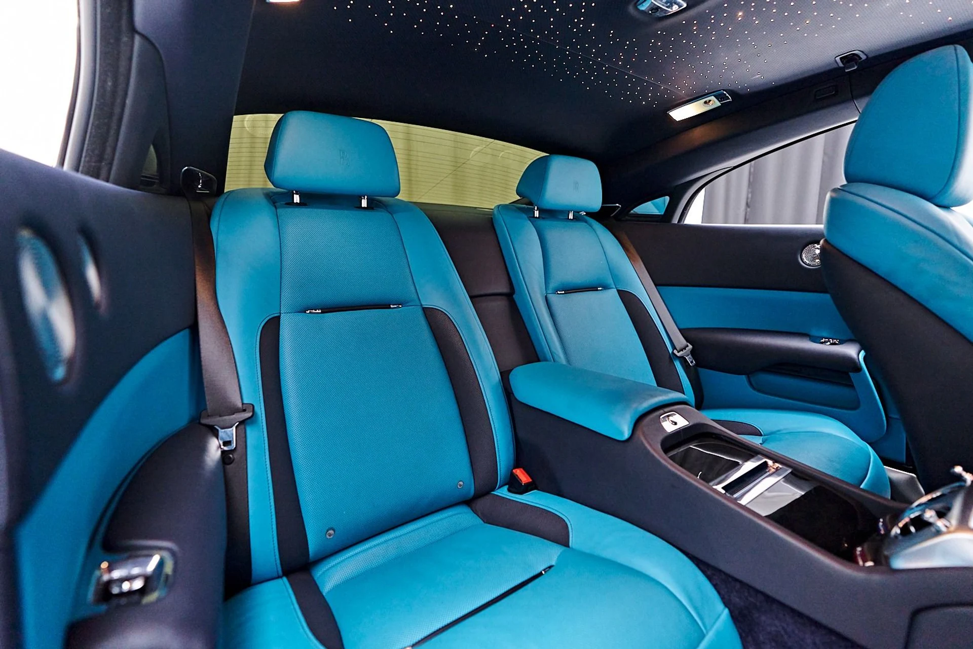 mph044_3298038422_Used_2019_Rolls_Royce_Wraith_Base_1744855004_7d7f7ae044