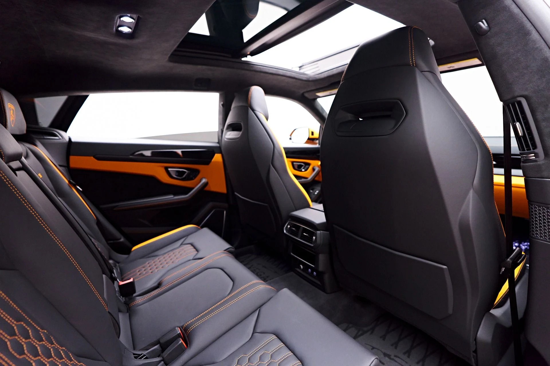 mph044_3301145216_Used_2023_Lamborghini_Urus_S_1747338722_3f5e710efd