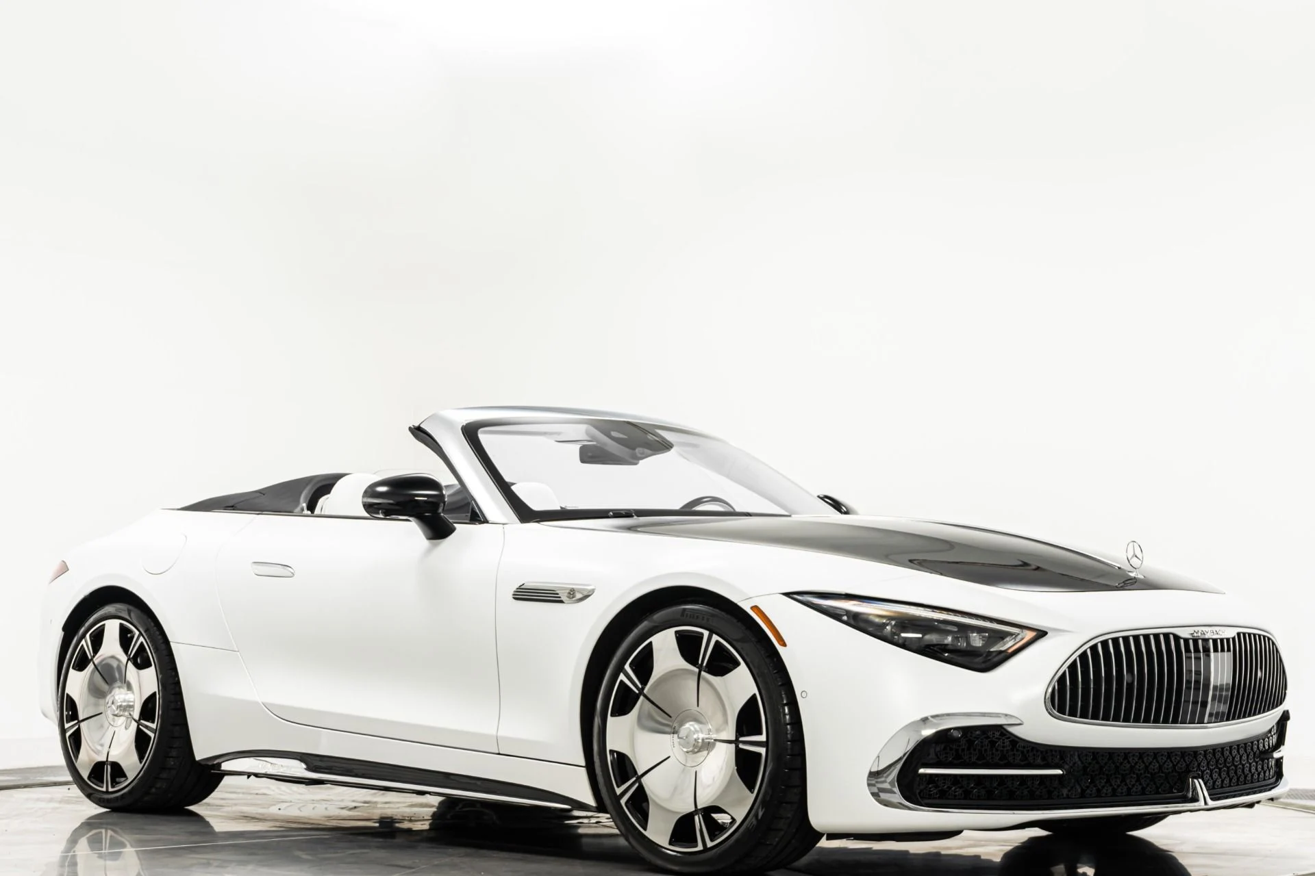 mph044_331228166_Used_2026_Mercedes_Benz_Maybach_SL_680_Delivery_Miles_Factory_Matte_Paint_1779918409_5e4d671780