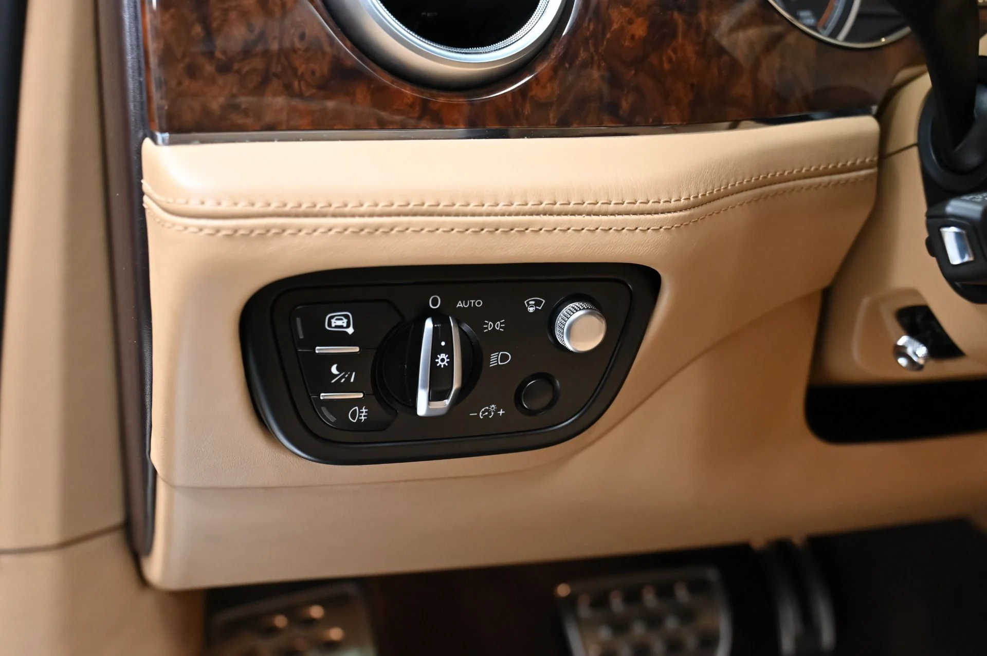 mph044_3317672200_Used_2017_Bentley_Bentayga_W12_1759876449_53437530ae