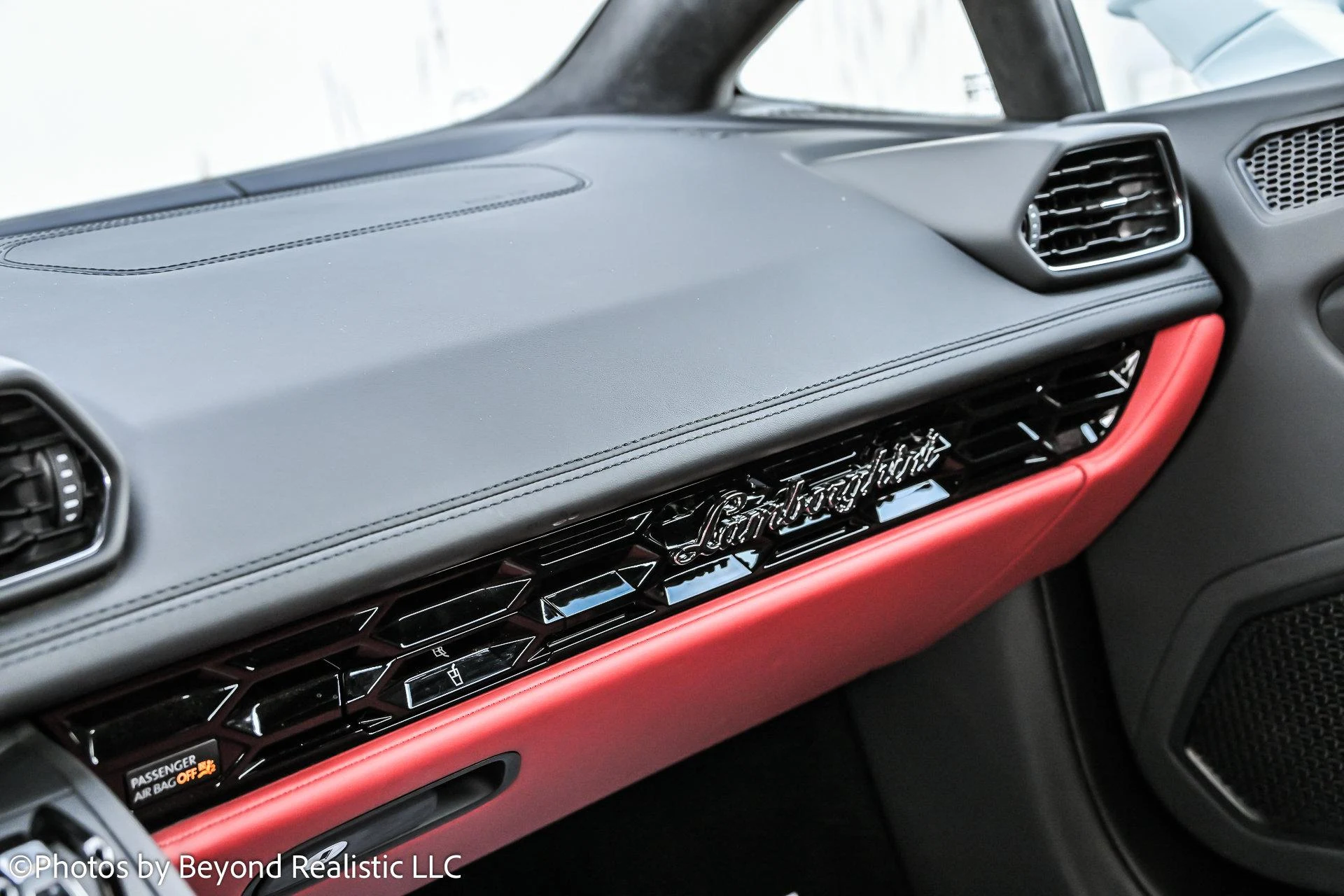 mph044_332310640_Used_2024_Lamborghini_Huracan_EVO_Spyder_1755331867_99fc358164
