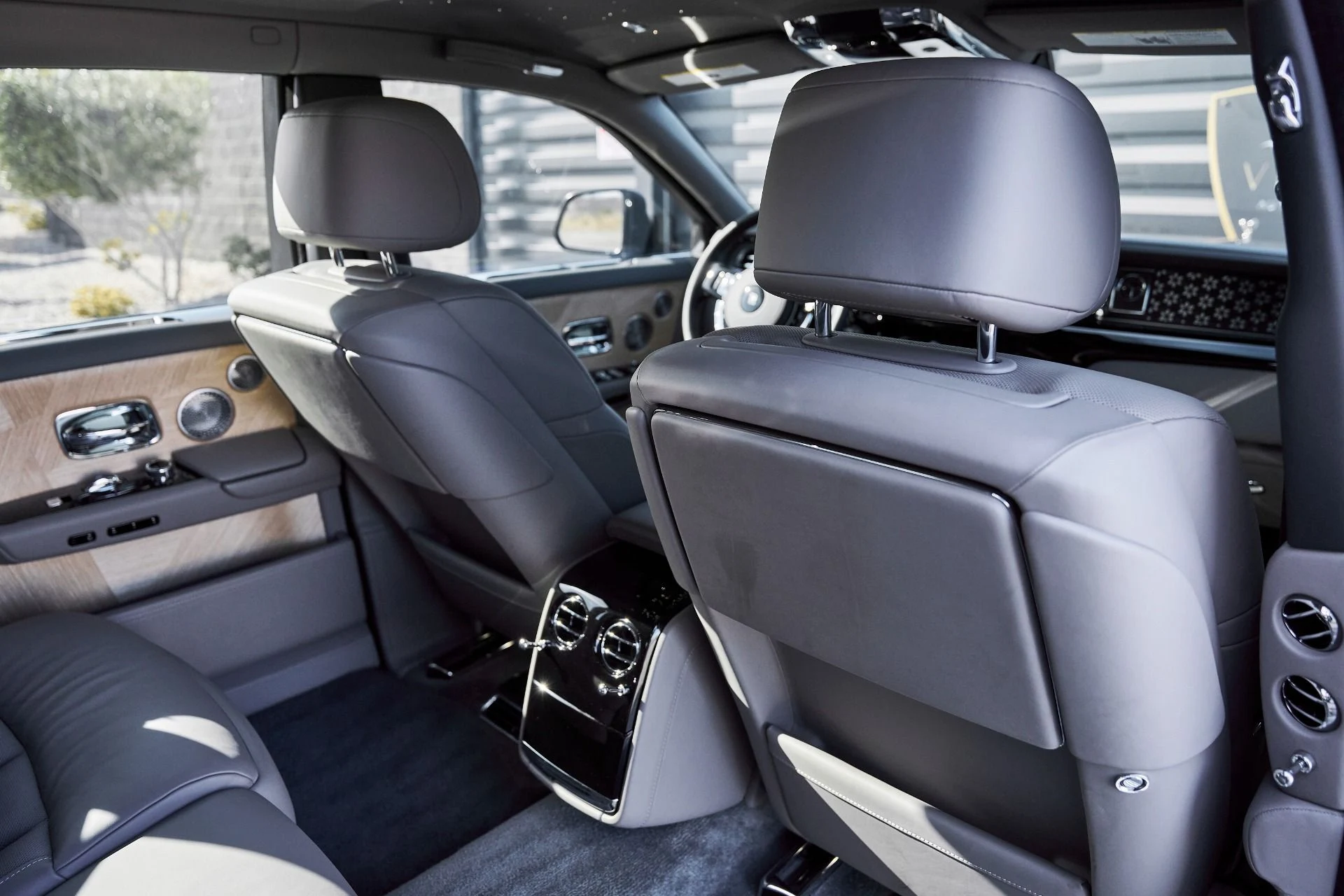 mph044_3324192475_Used_2025_Rolls_Royce_Phantom_Base_1769480942_3a327c98e4