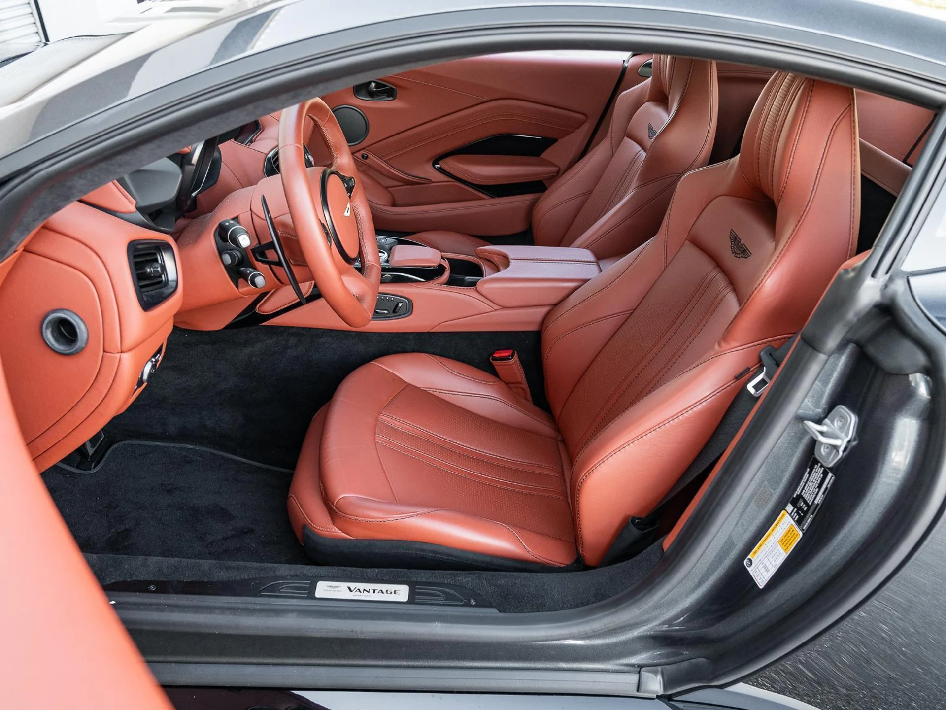 mph044_3325753516_Used_2021_Aston_Martin_Vantage_Coupe_Automatic_1771064405_2fa077a464