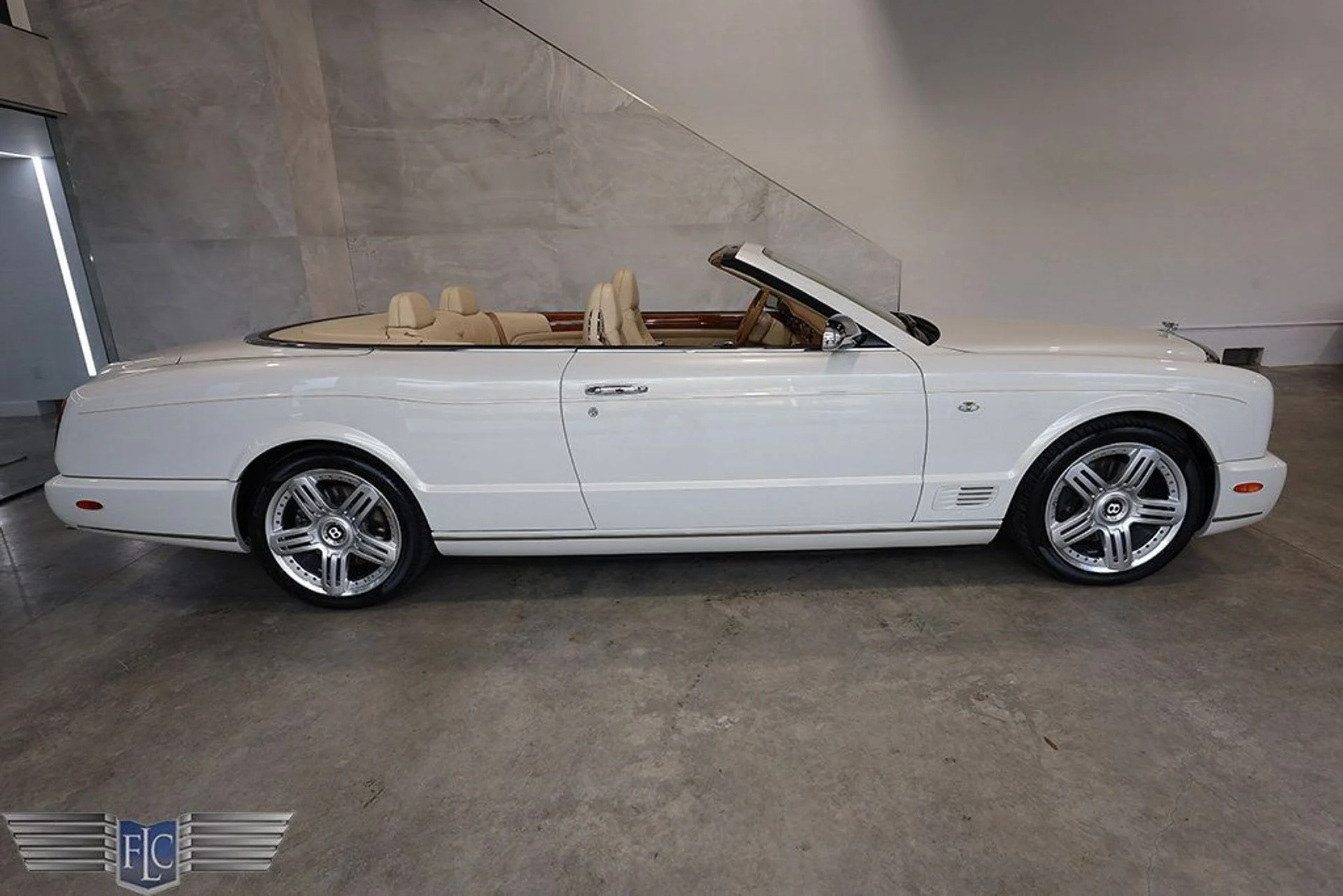 mph044_3335199476_used_2010_bentley_azure_tconvertible_9689_22574902_45_1024_3384ff1e17