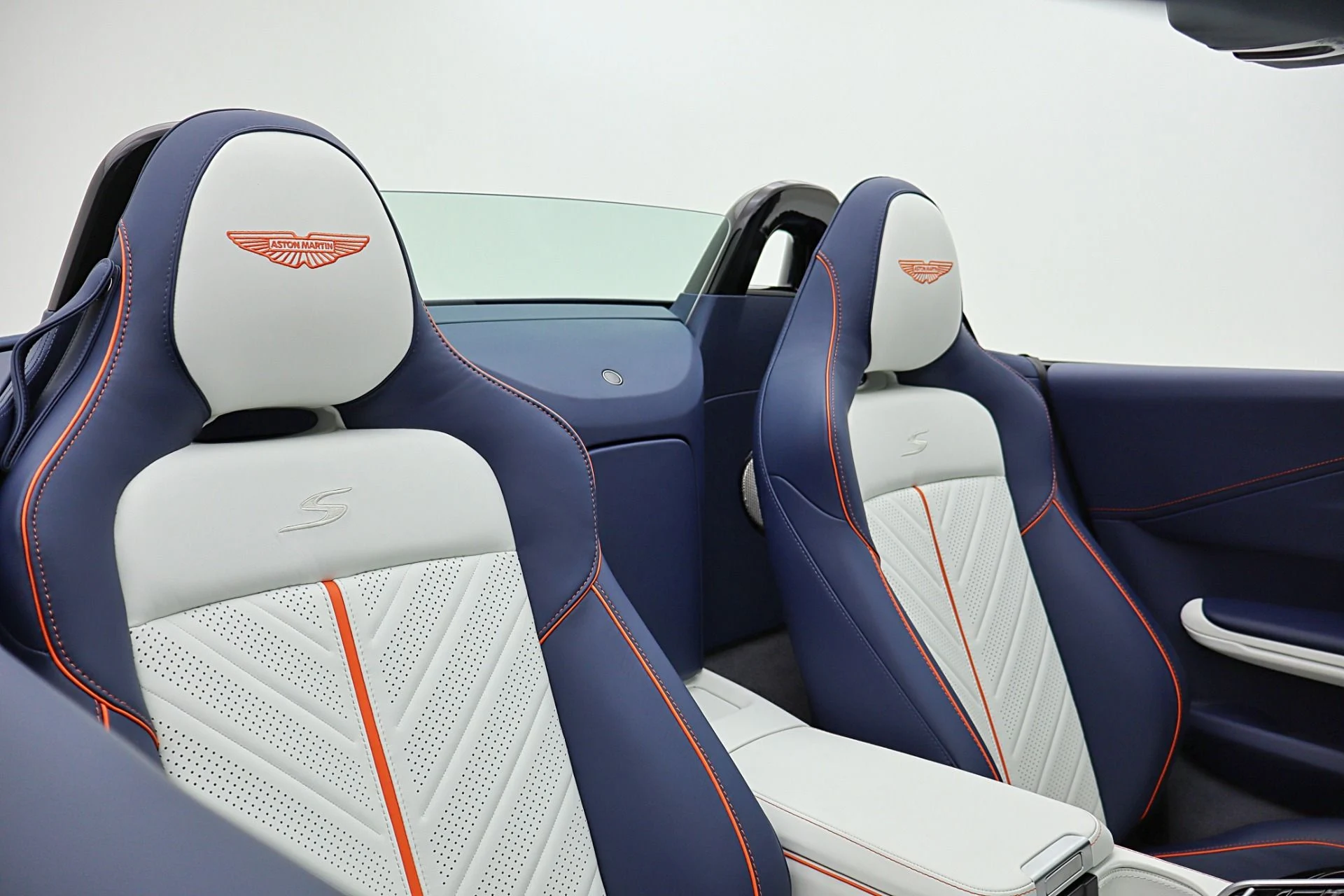 mph044_3347760088_New_2026_Aston_Martin_Vantage_S_f566a29cb9