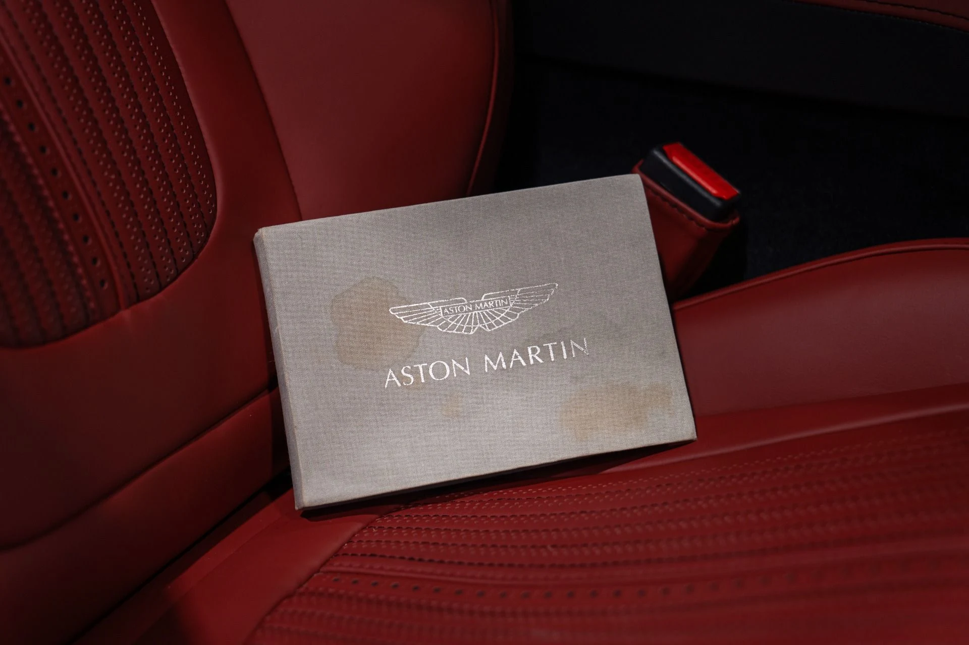 mph044_3361978786_Used_2018_Aston_Martin_DB_11_V12_1788901645_0c9392cd66