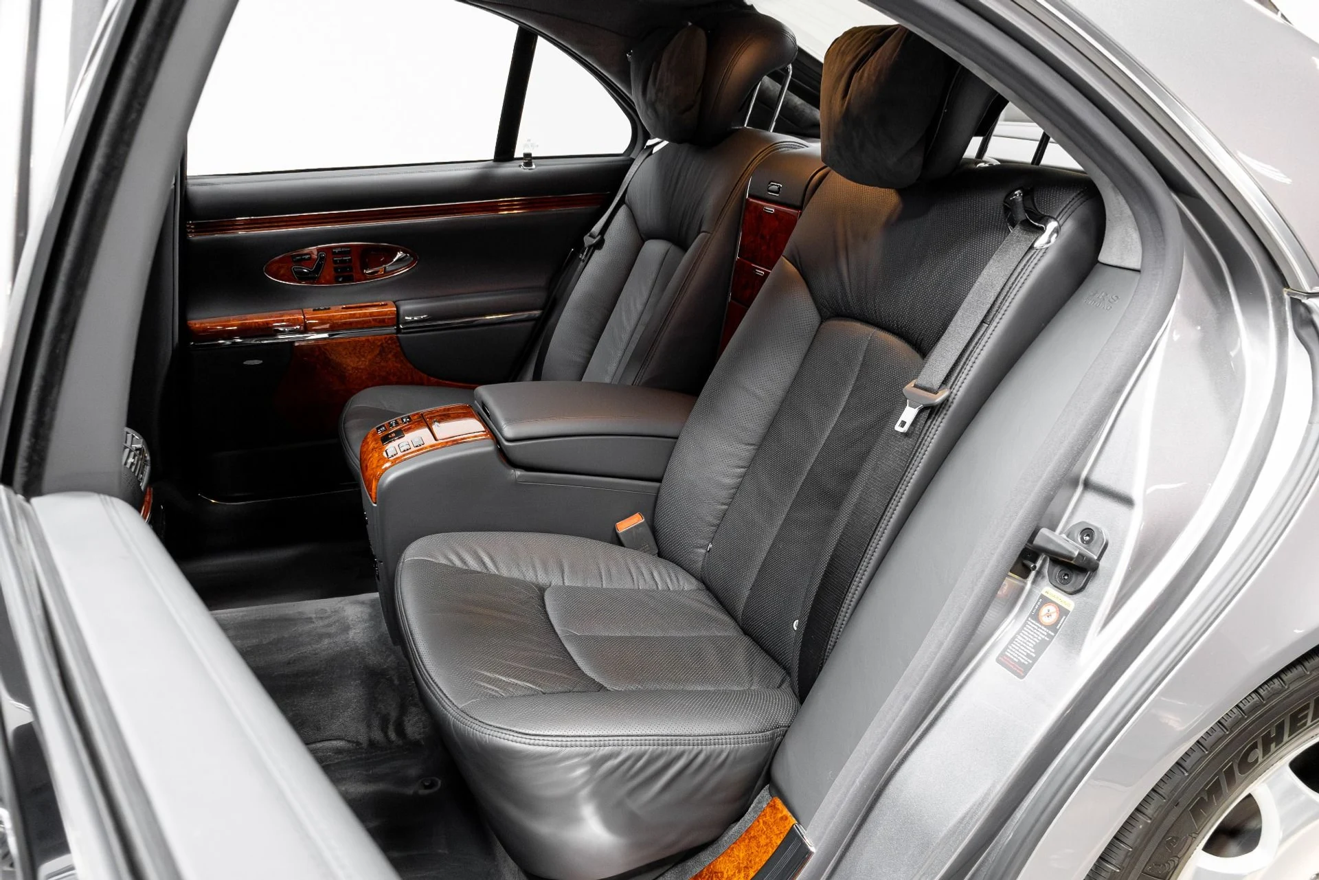 mph044_3394867554_Used_2004_Maybach_57_1769486757_939f2fbcbe