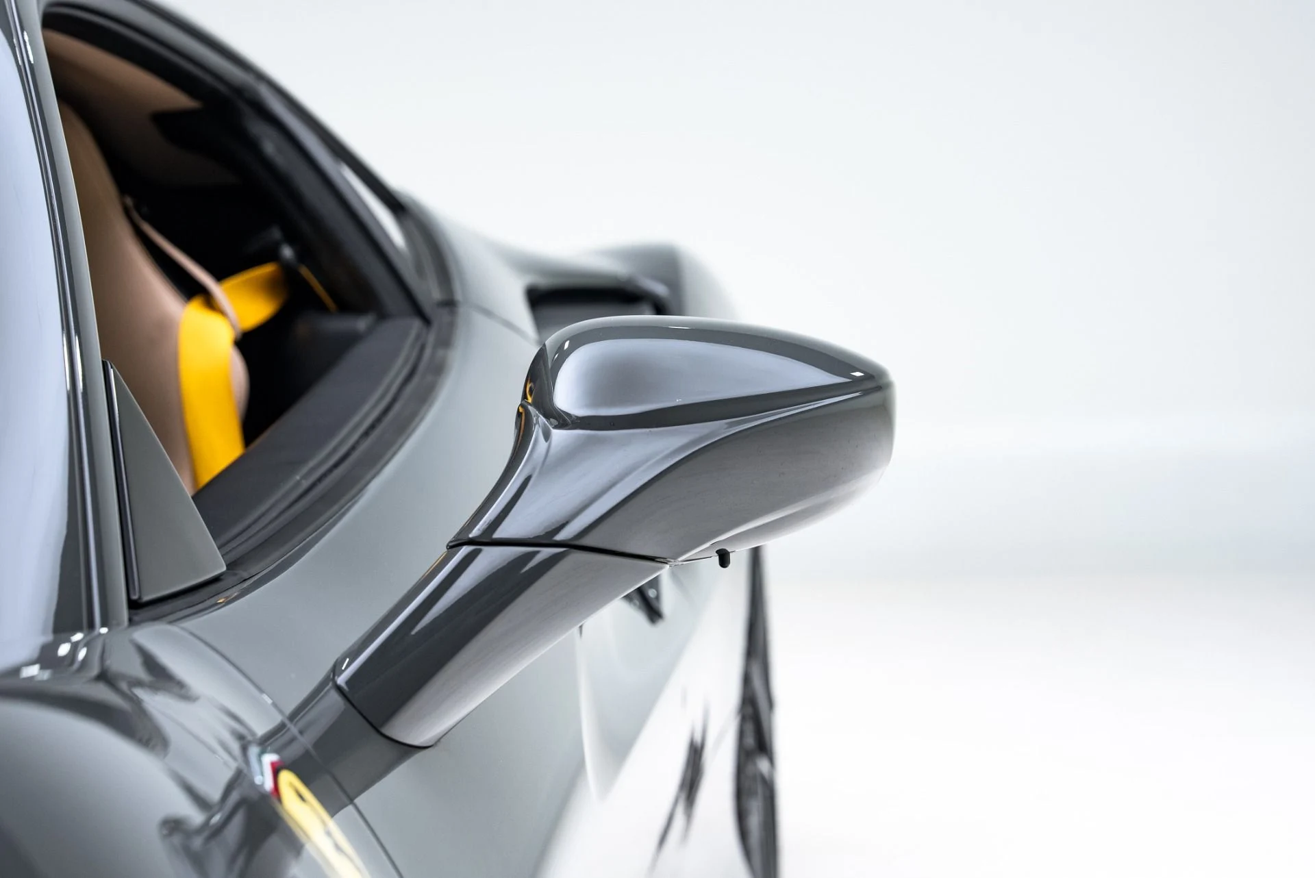 mph044_3407296853_Used_2022_Ferrari_F8_Tributo_1775088234_3825d92db5