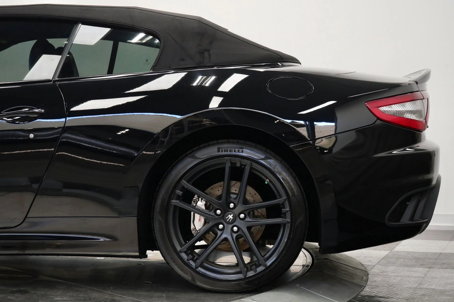 mph044_3421479251_Used_2013_Maserati_Gran_Turismo_Convertible_MC_Carbon_Fiber_Interior_Trim_Great_Sound_1773764089_72372f9da6