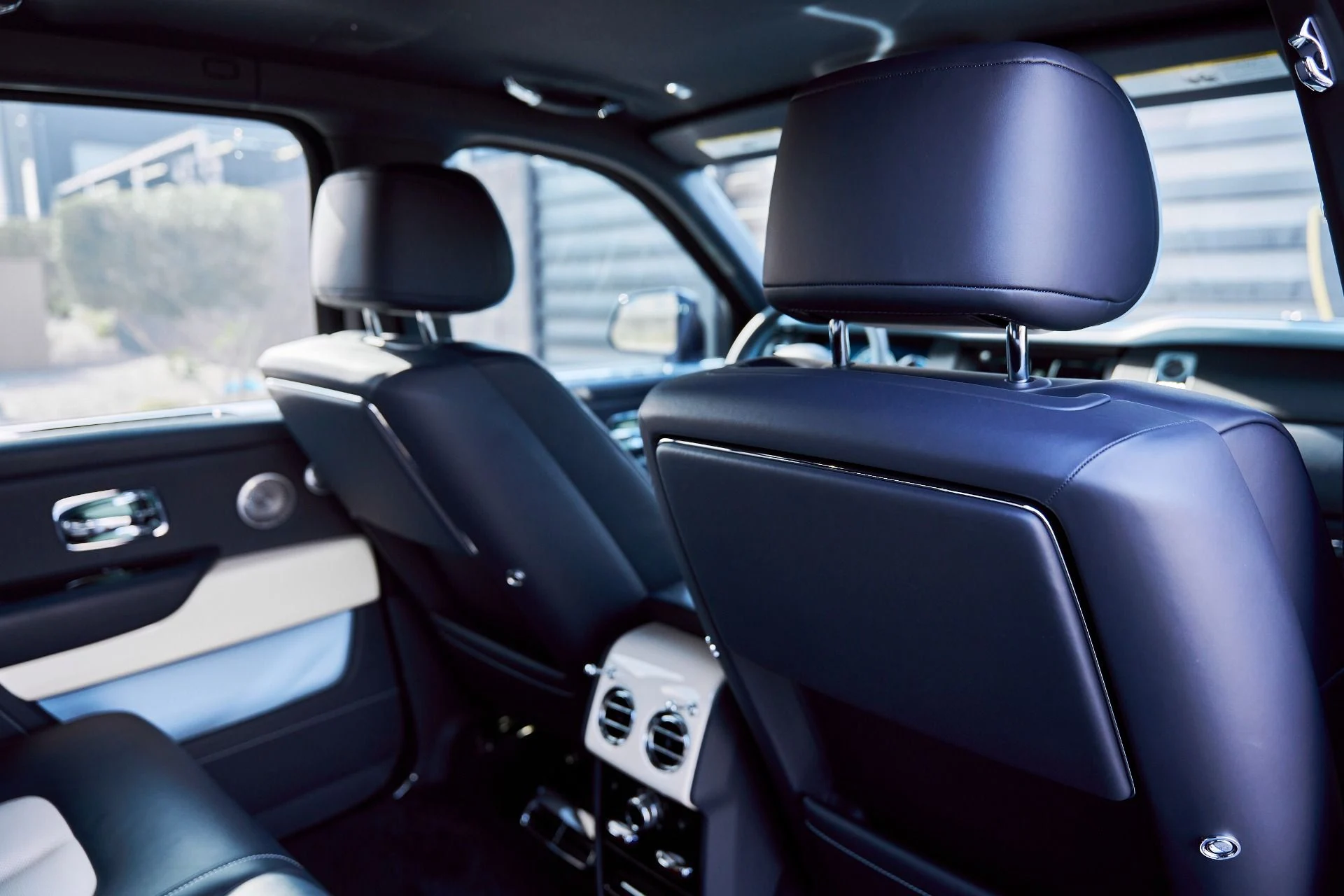 mph044_3430861485_Used_2022_Rolls_Royce_Cullinan_Base_1767400113_5708df6c29