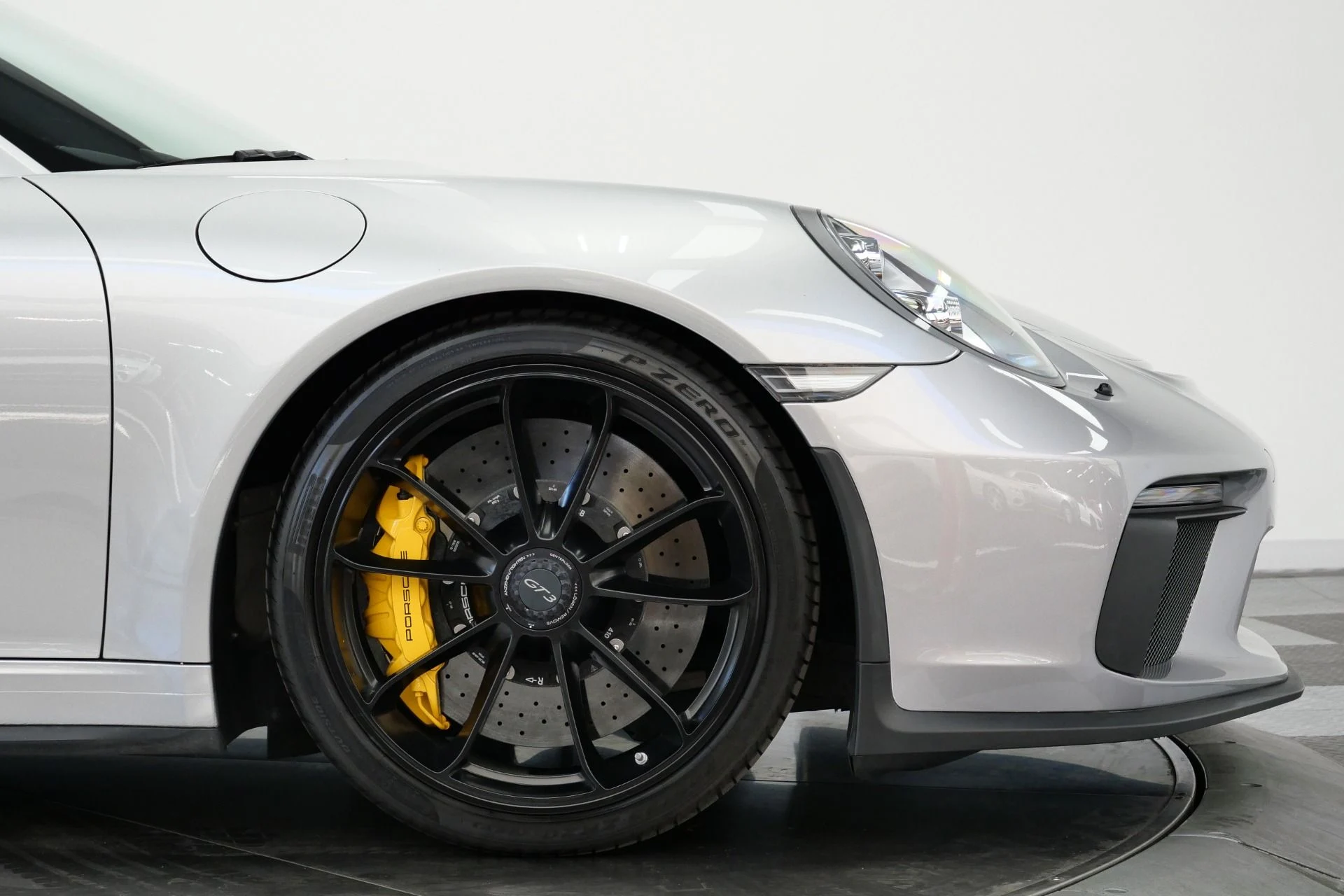 mph044_3438659063_Used_2018_Porsche_911_GT_3_6_Speed_Manual_Carbon_Buckets_Carbon_Brakes_1787849998_5ab4903cc3