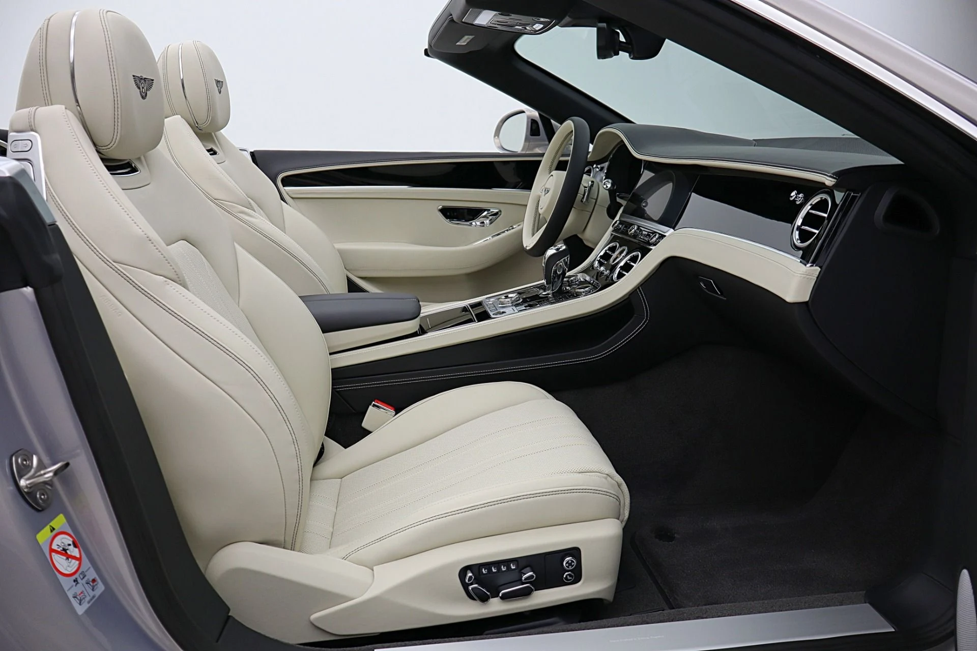 mph044_344768457_New_2026_Bentley_Continental_GTC_a4ff6b69f9