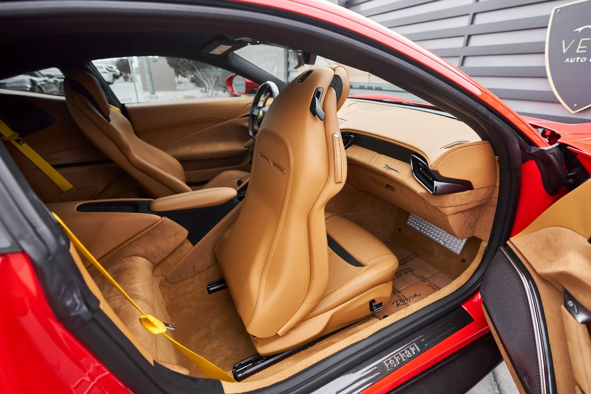 mph044_3451972561_Used_2023_Ferrari_Roma_Base_1761599067_6672e85f50