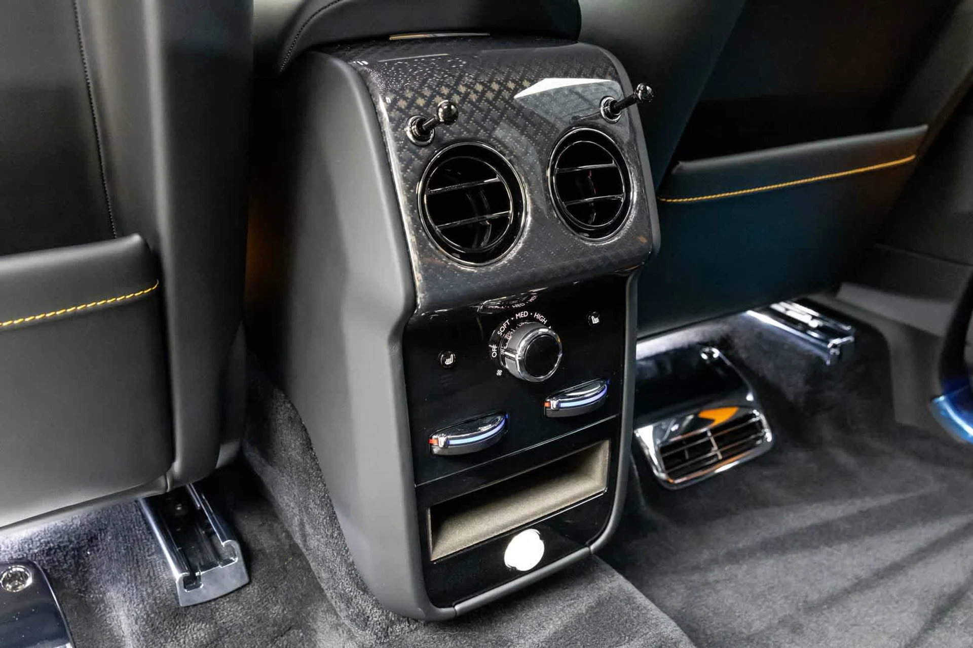 mph044_3453966597_45_f2c6fcc09b