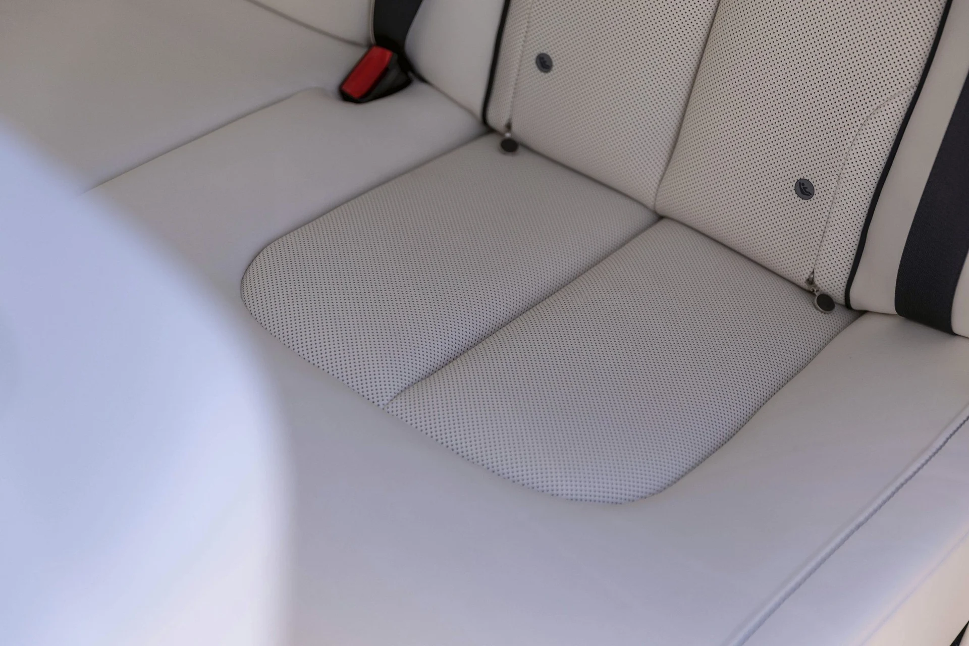 mph044_3479418089_Hi_Tech_Luxury_Imports_LLC_SCA_13_GZ_03_SU_230190_image_44_65d67598ae