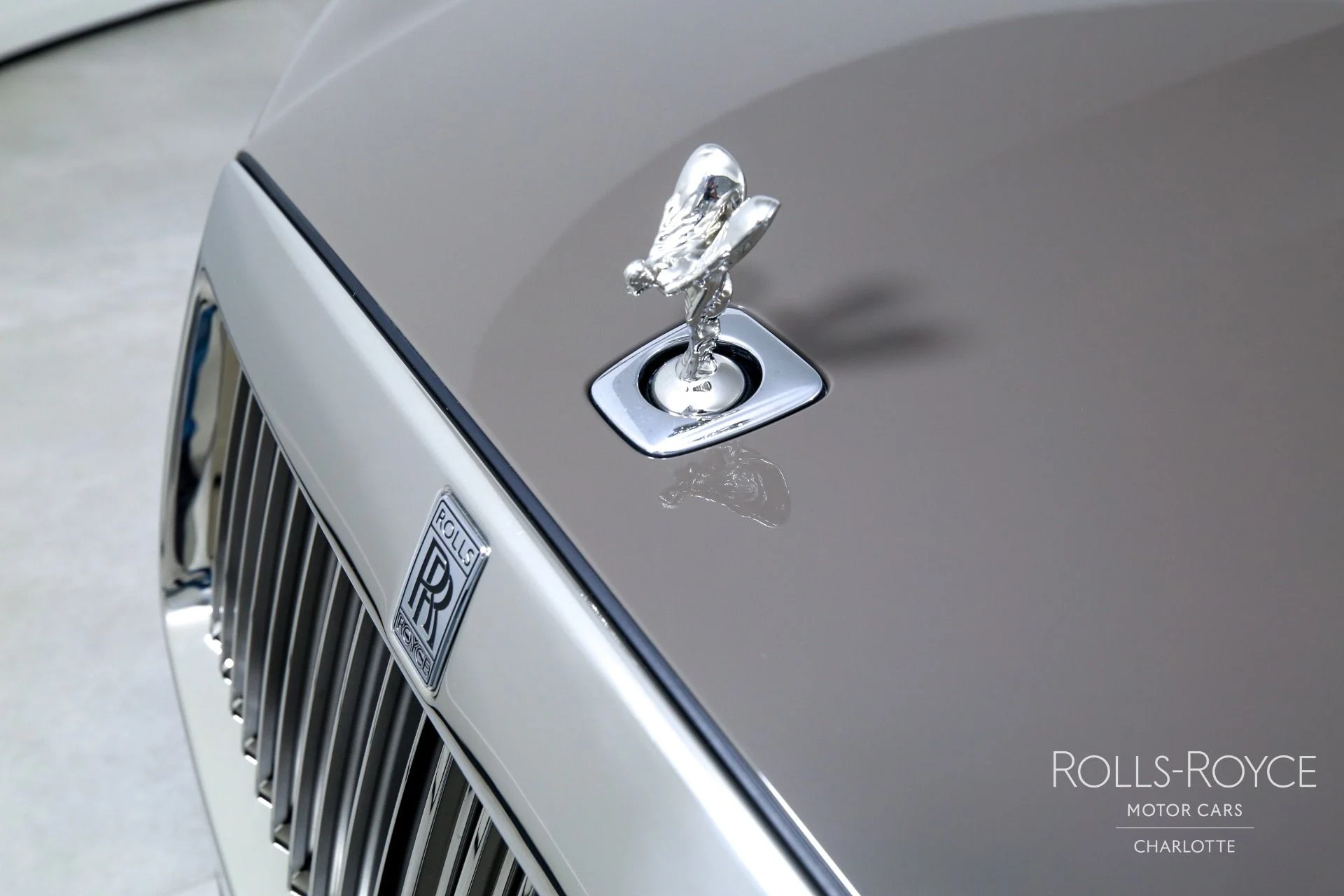 mph044_3487459813_Used_2025_Rolls_Royce_Ghost_1759510962_a125c95db2