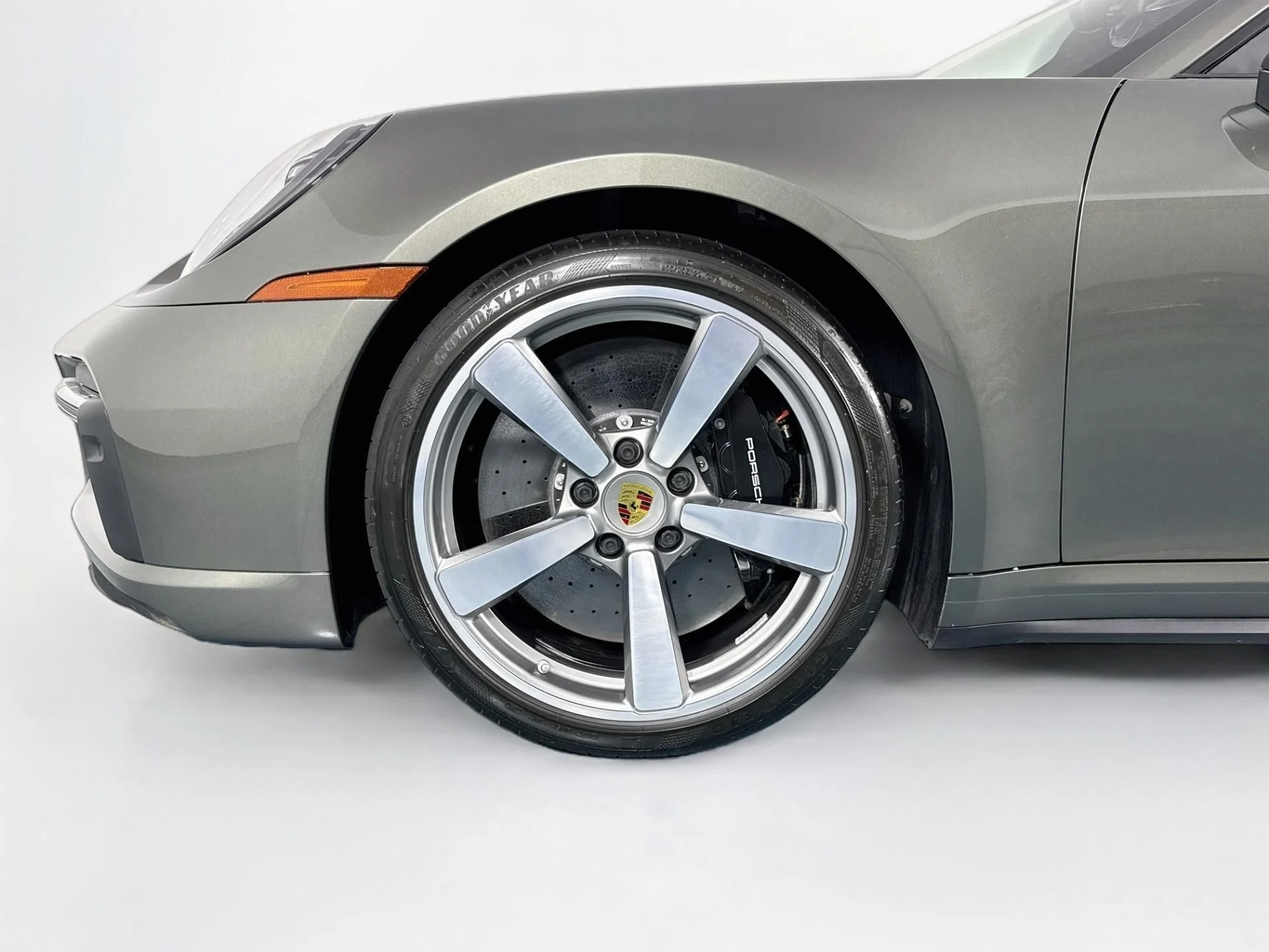 mph044_3490633174_Used_2021_Porsche_911_Turbo_S_1789763420_625d568492
