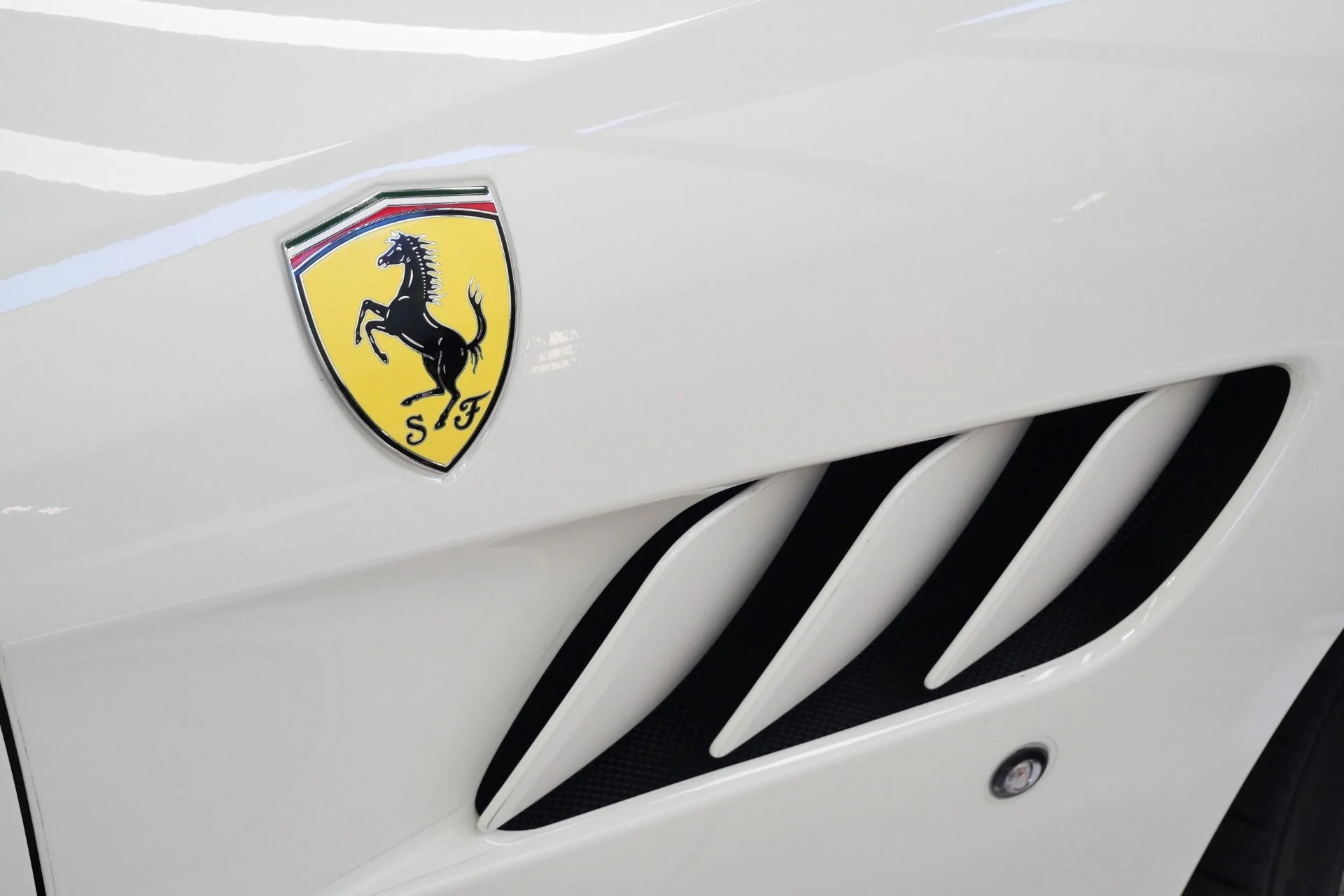 mph044_3491971117_Used_2017_Ferrari_GTC_4_Lusso_V12_Power_Heated_and_Ventilated_Daytona_Seats_1780598649_58fda67671
