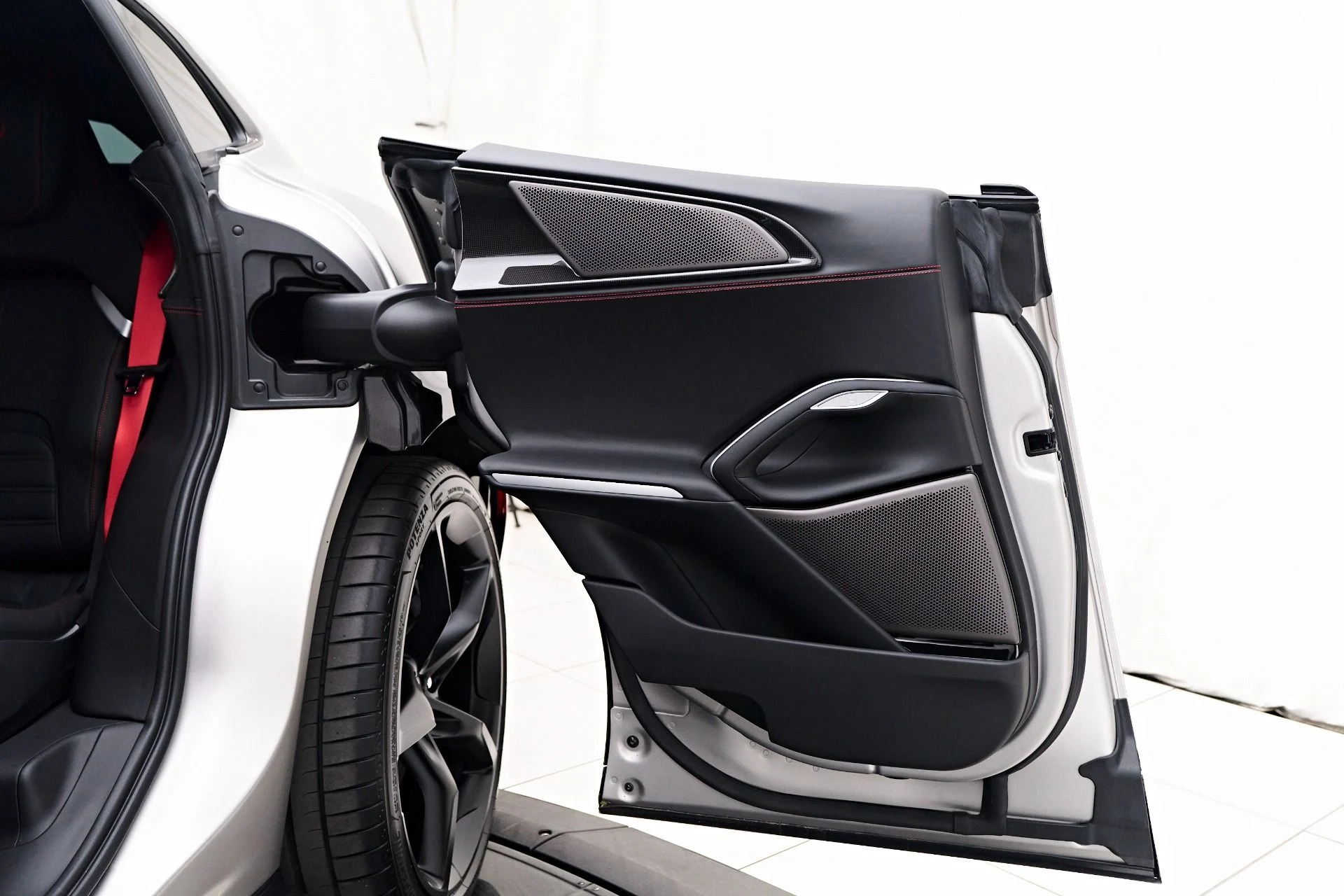 mph044_3498528360_Used_2024_Ferrari_Purosangue_Base_1757201176_467c777f23