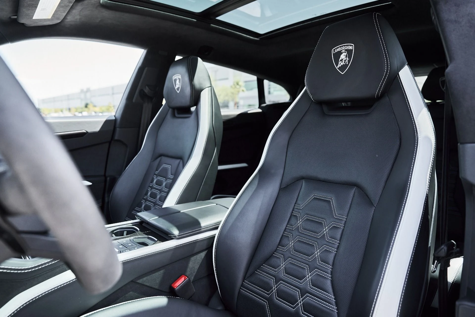 mph044_3501523272_Used_2025_Lamborghini_Urus_SE_1781314241_85fa49ae8a