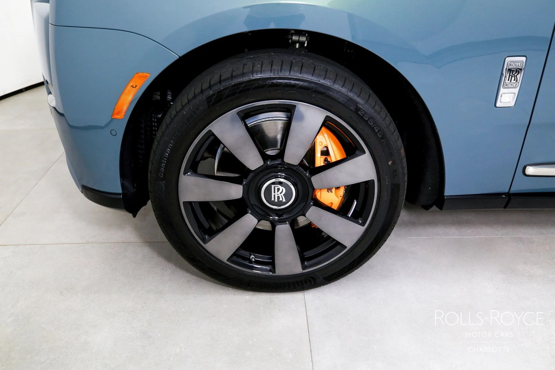 mph044_3507591315_Used_2025_Rolls_Royce_Cullinan_1759510735_28b1b535a2