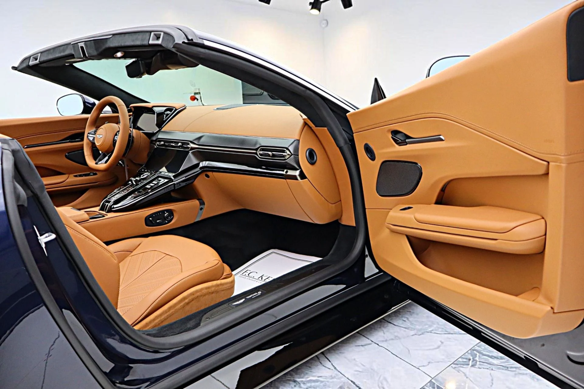 mph044_3522745020_New_2026_Aston_Martin_Vantage_S_Roadster_db13f1168c