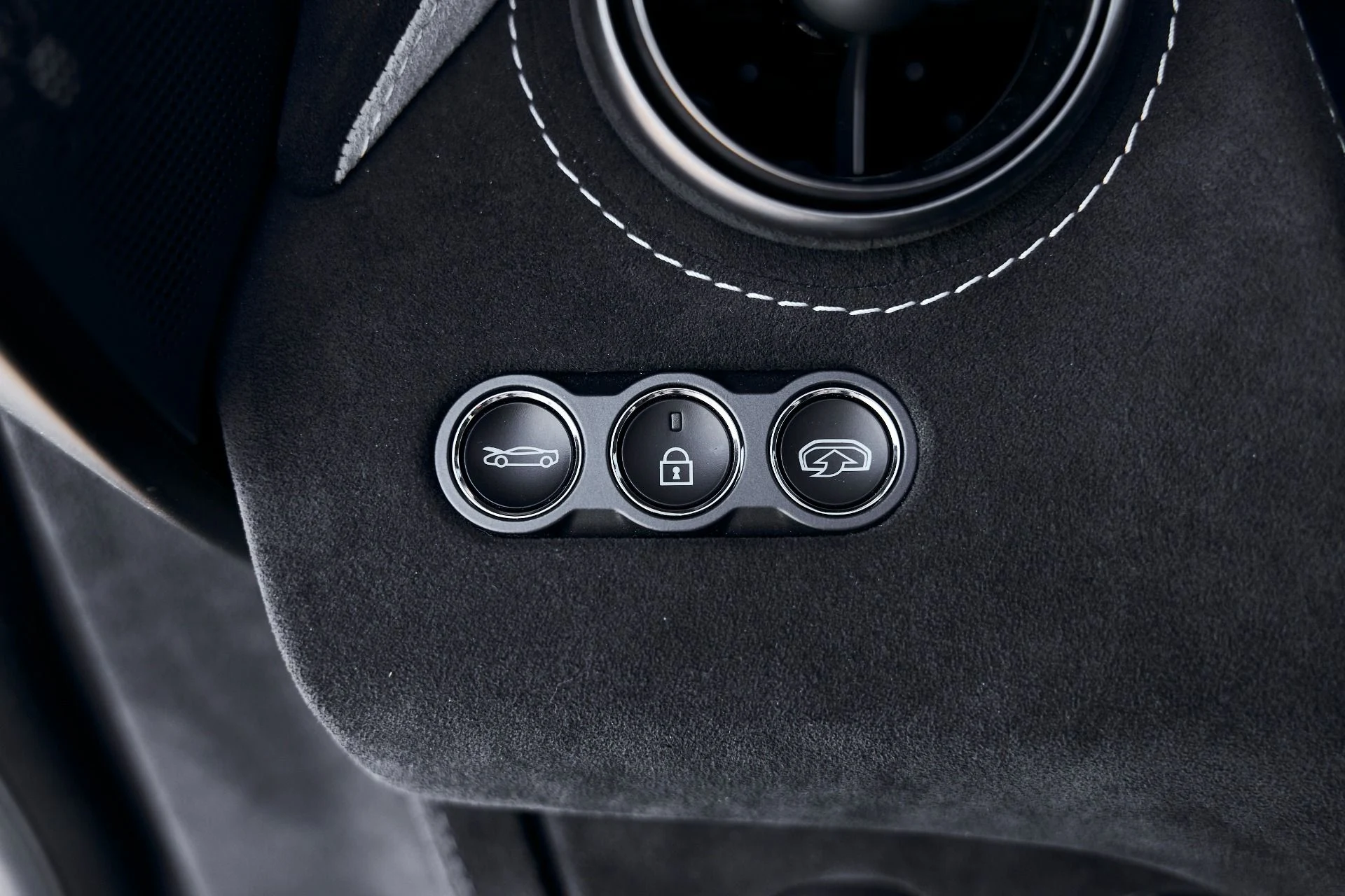 mph044_352321279_Used_2021_Mc_Laren_765_LT_Base_1772822823_40f4afd87d