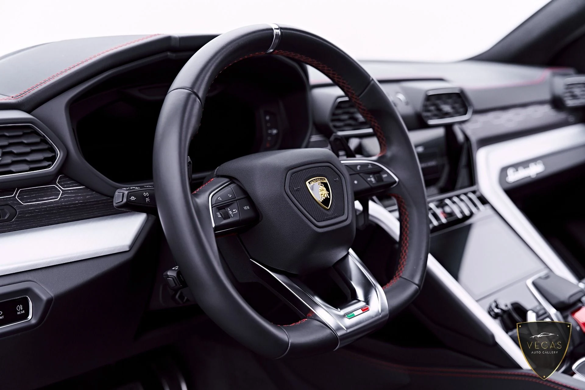 mph044_3526119695_Used_2022_Lamborghini_Urus_1782338965_0496f59fbd