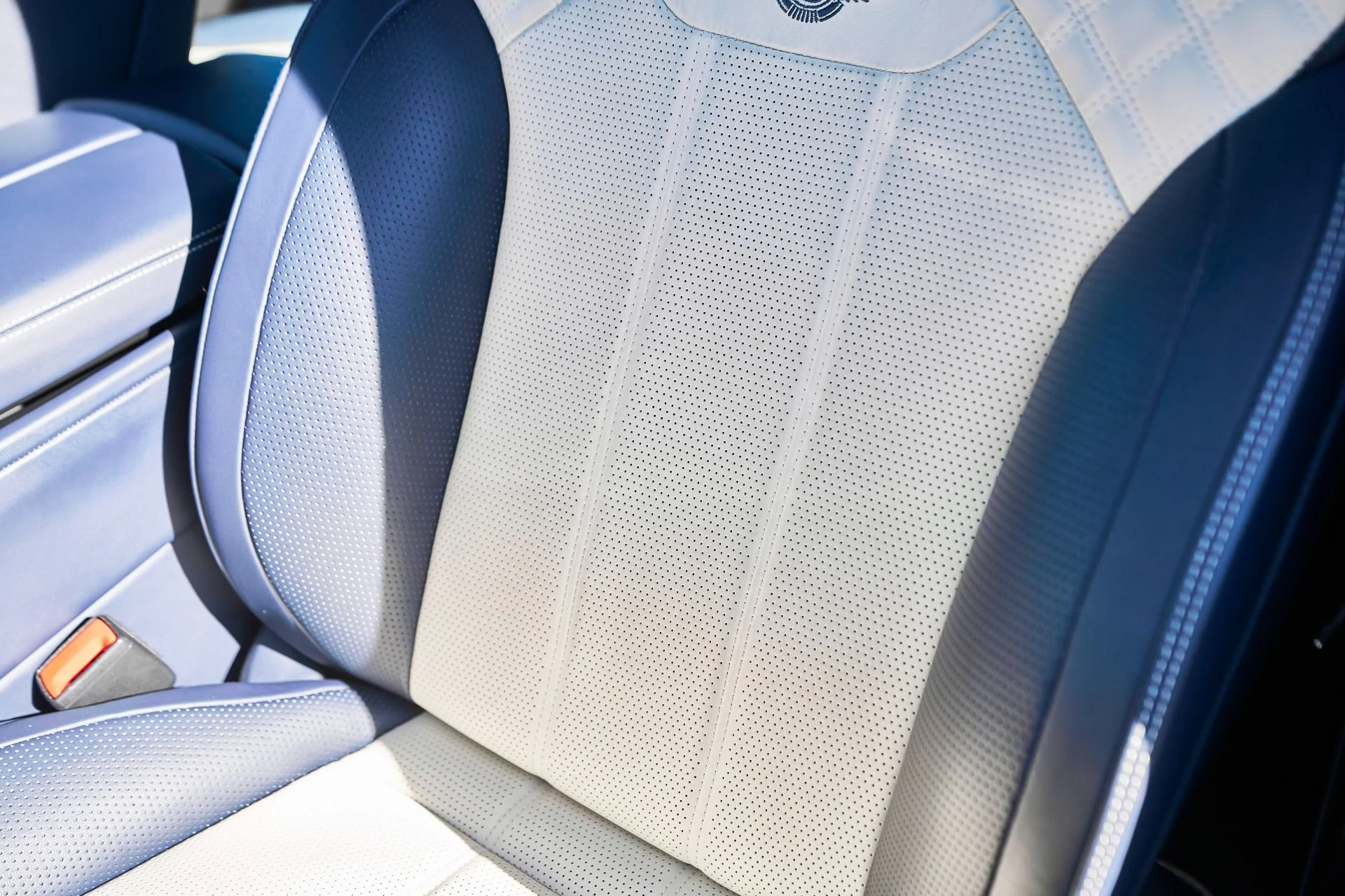 mph044_3542011220_Used_2021_Bentley_Bentayga_V8_1764209037_44748962bc