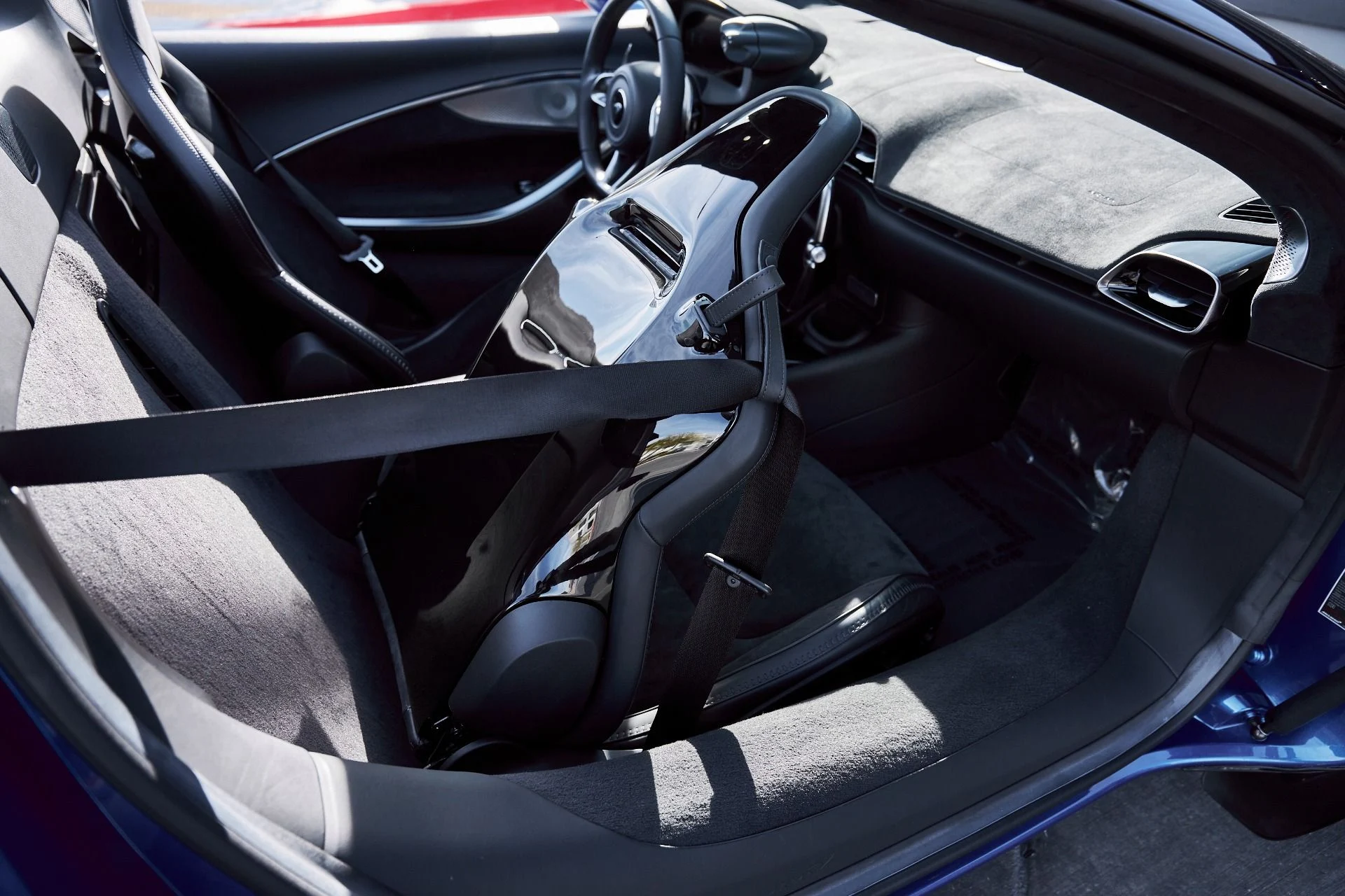 mph044_3581797722_Used_2025_Mc_Laren_Artura_1769567655_cf6575d5d2