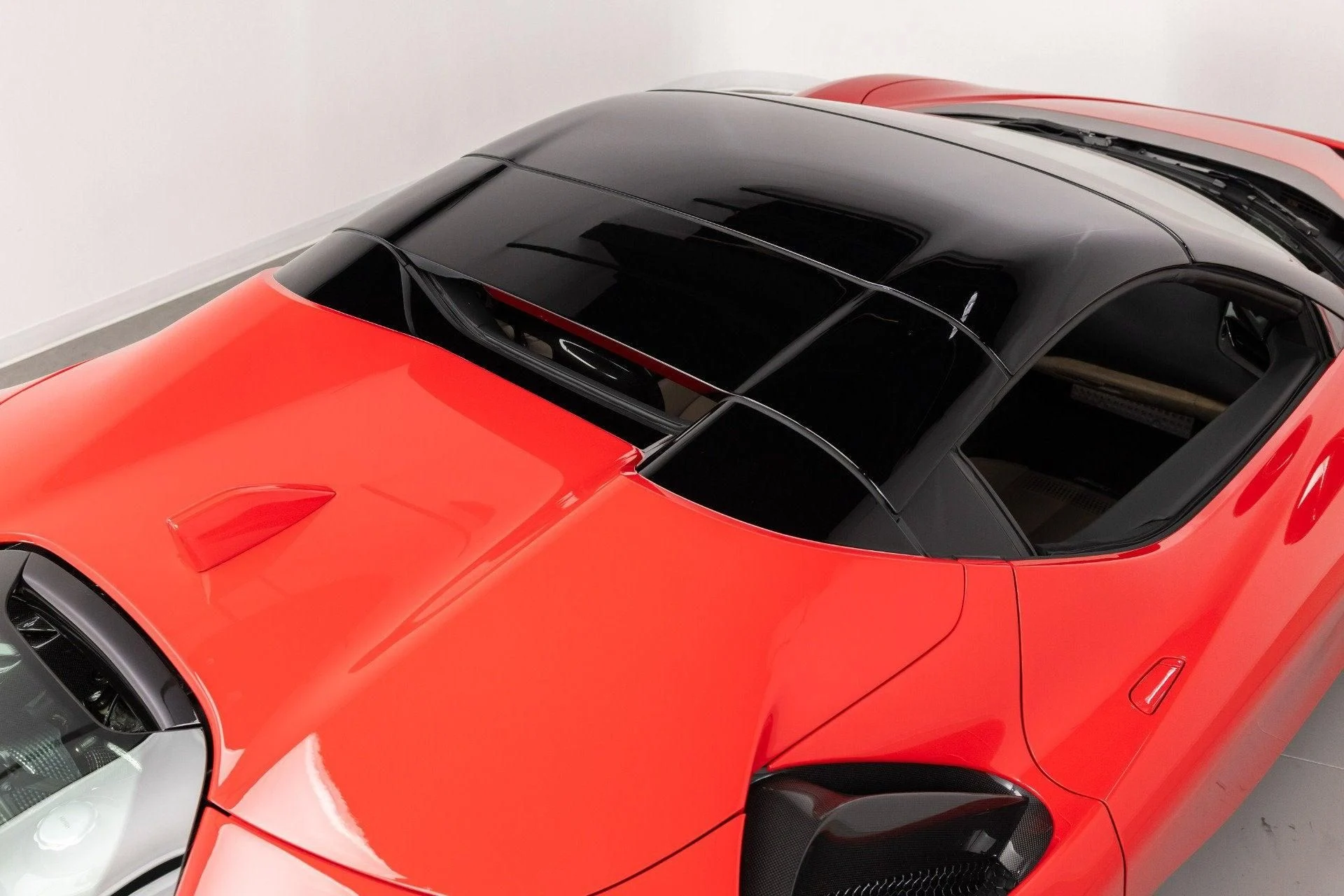 mph044_3611374771_Used_2022_Ferrari_SF_90_Spider_1788255978_2fb091ef11