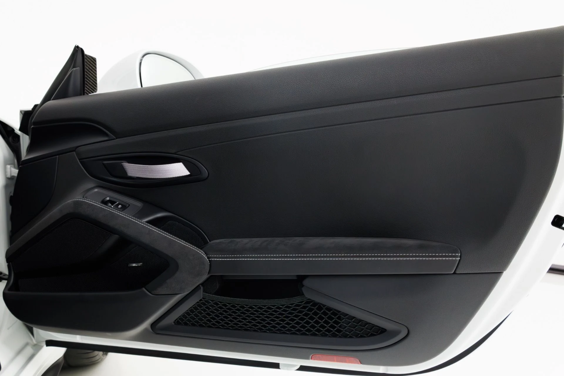 mph044_3616225296_Used_2019_Porsche_911_GT_3_RS_1774651734_9769491f11