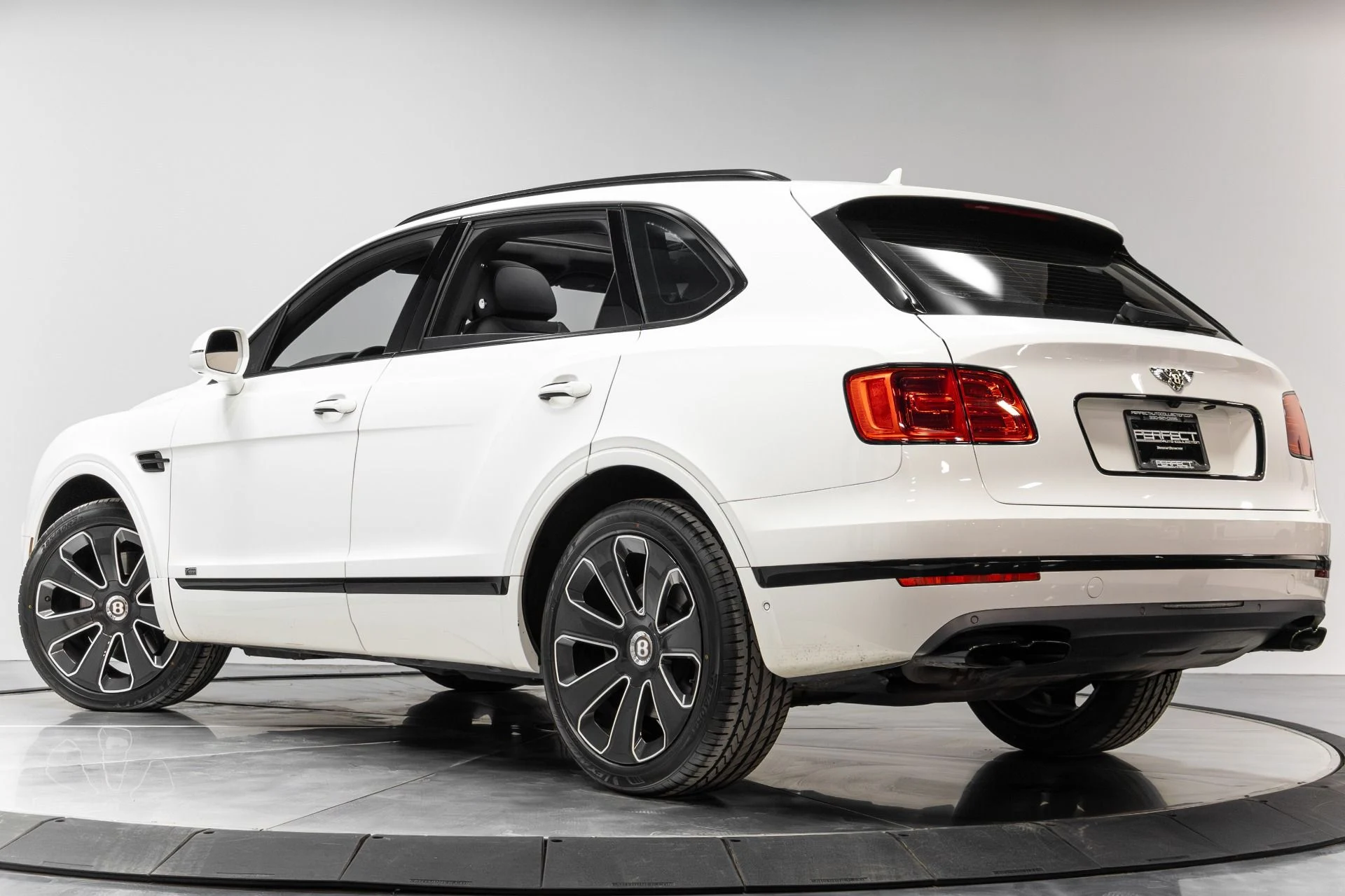 mph044_3617779928_Used_2020_Bentley_Bentayga_V8_1770245140_b395d5d7b9