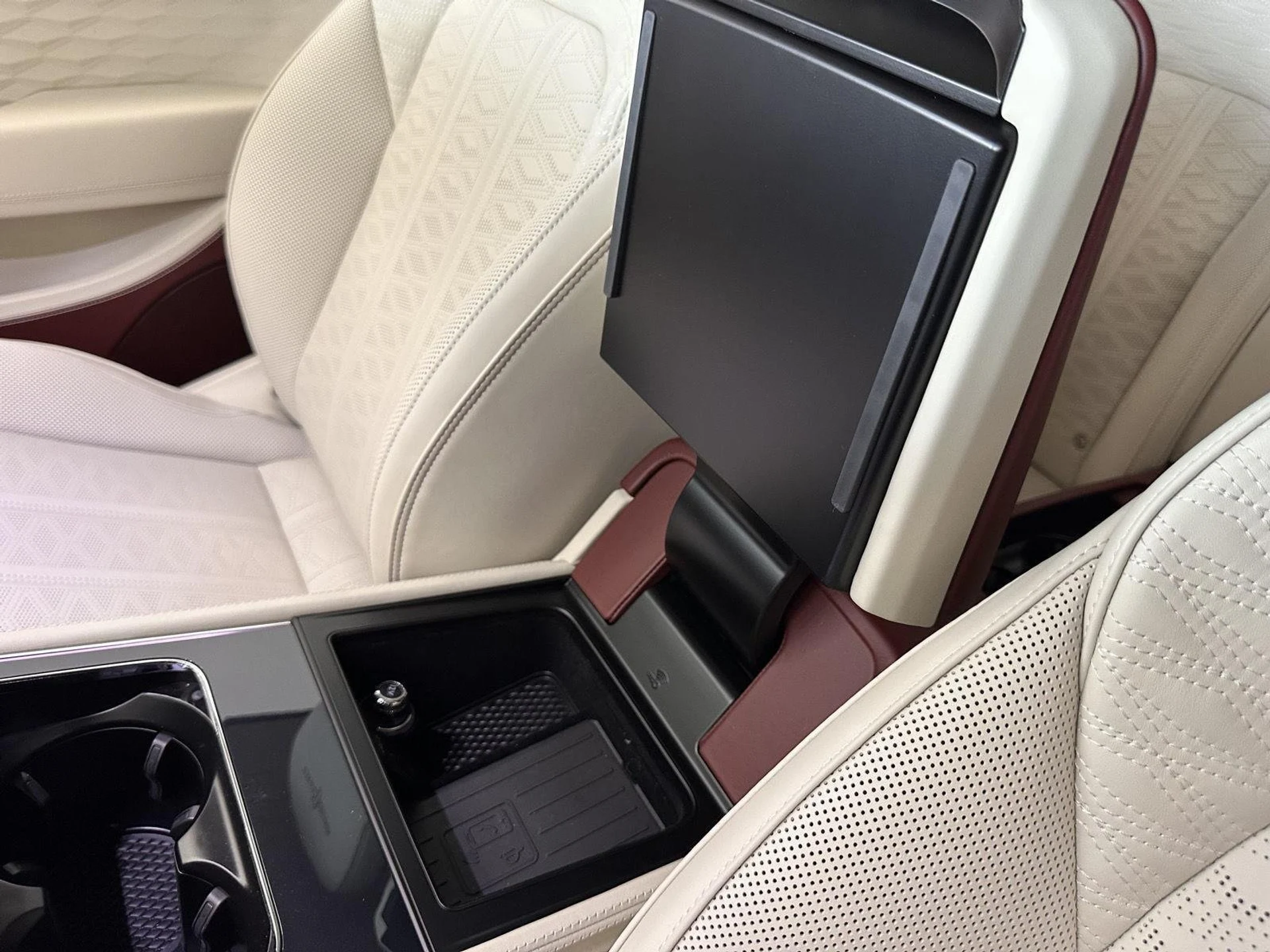 mph044_3624783270_2b40c195d6fc6a4941a04aac7fa00c8d_dbc7a96c78