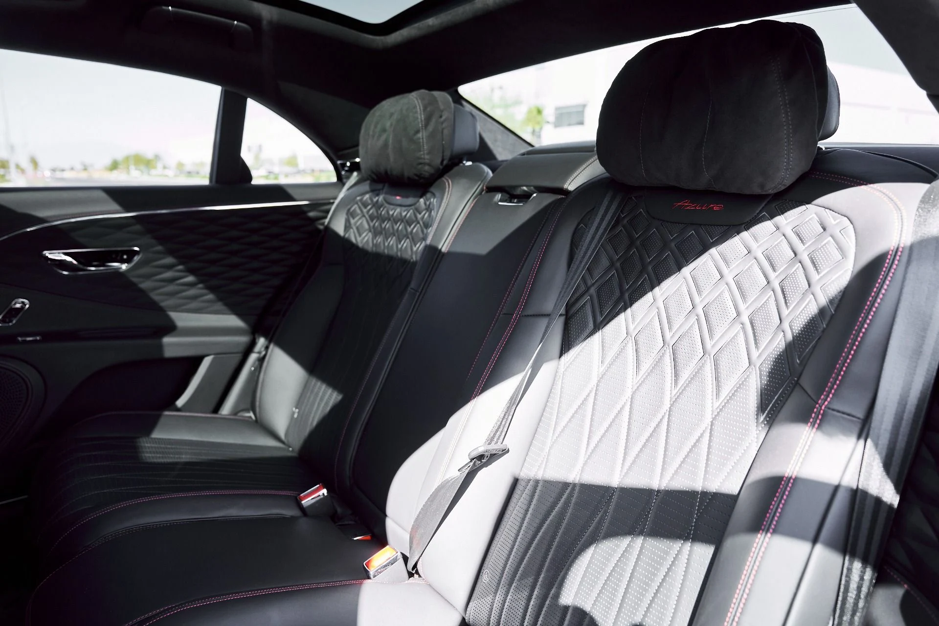 mph044_3639109521_Used_2023_Bentley_Flying_Spur_V8_1773280689_2501b76555