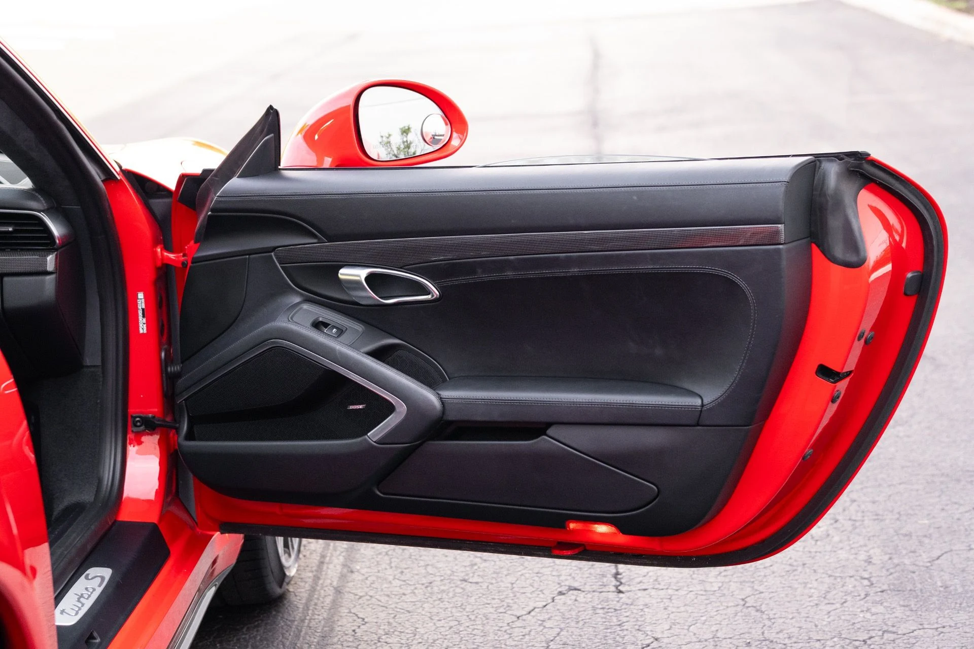 mph044_3639245340_Used_2019_Porsche_911_Turbo_S_1778703319_39c5a62817