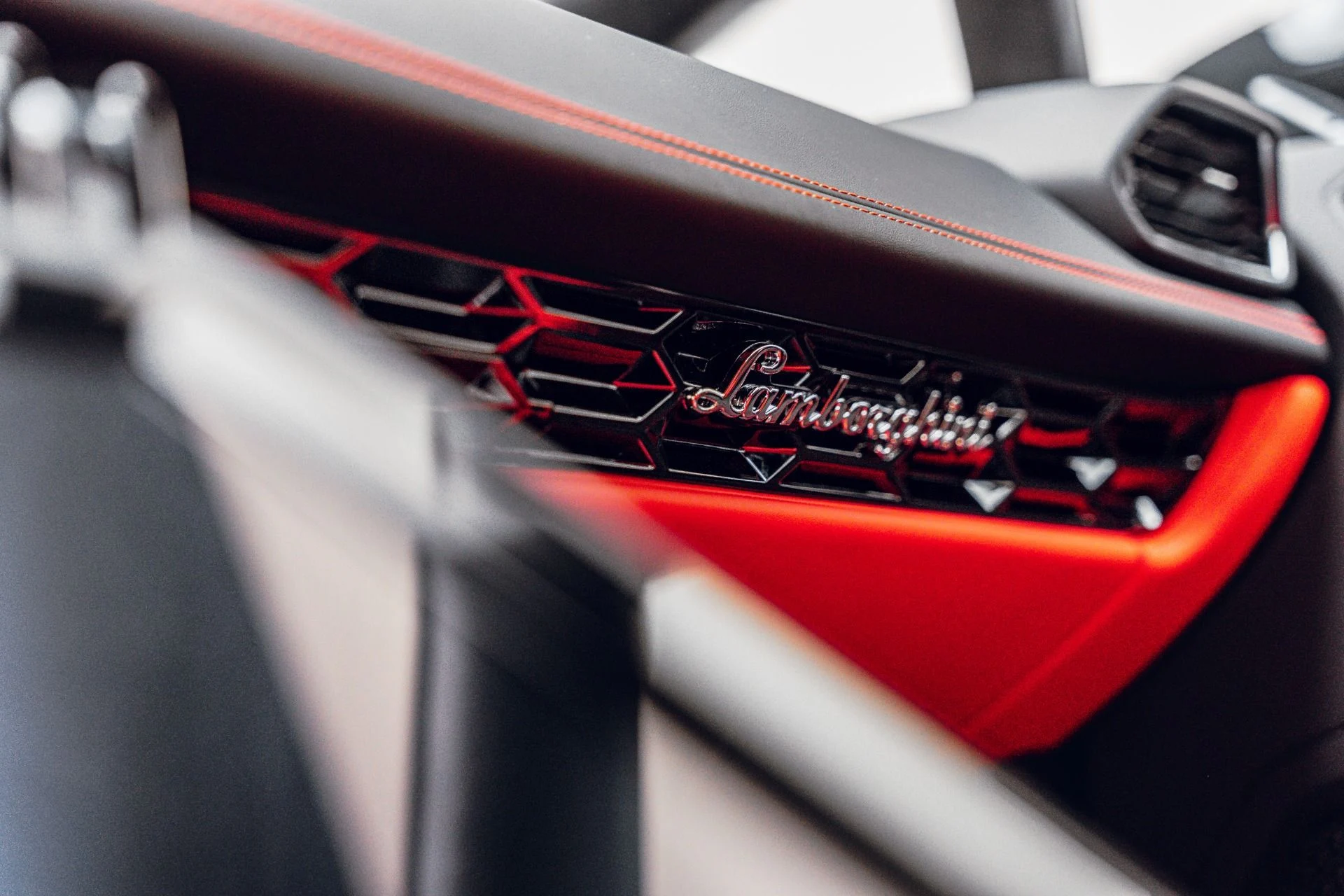 mph044_3642178279_Used_2021_Lamborghini_Huracan_EVO_1782507567_0eda5e0e4e